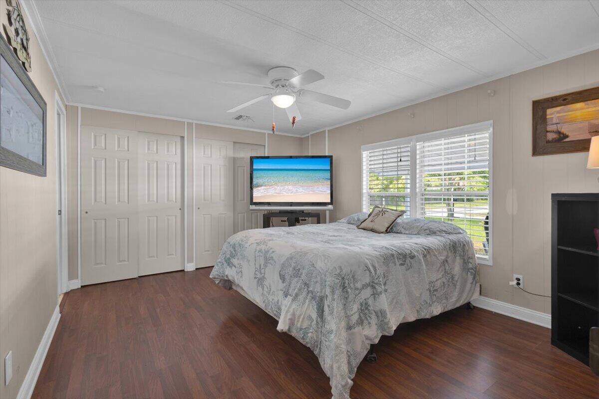 360 Ne Jade Circle Property Photo 42