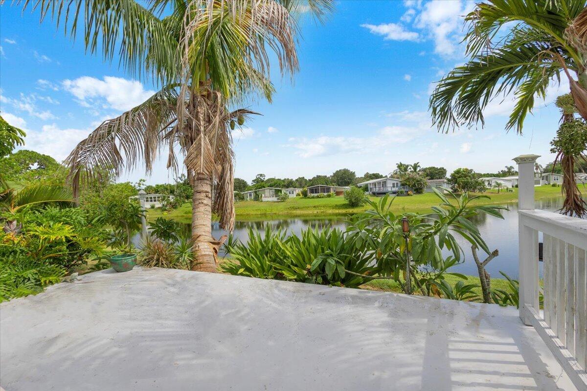 360 Ne Jade Circle Property Photo 44