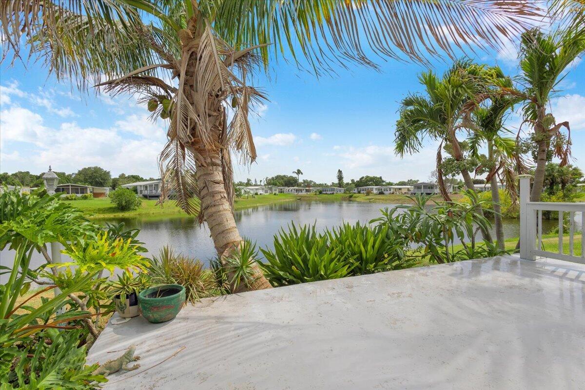360 Ne Jade Circle Property Photo 45