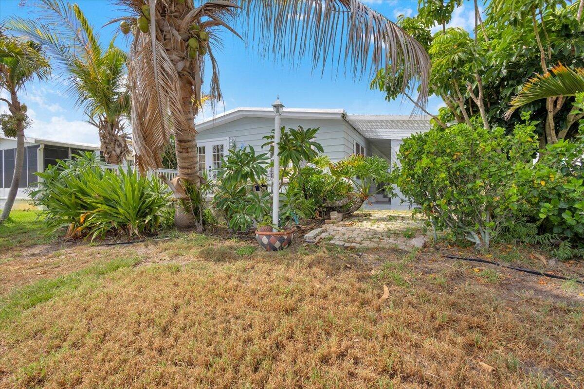 360 Ne Jade Circle Property Photo 51
