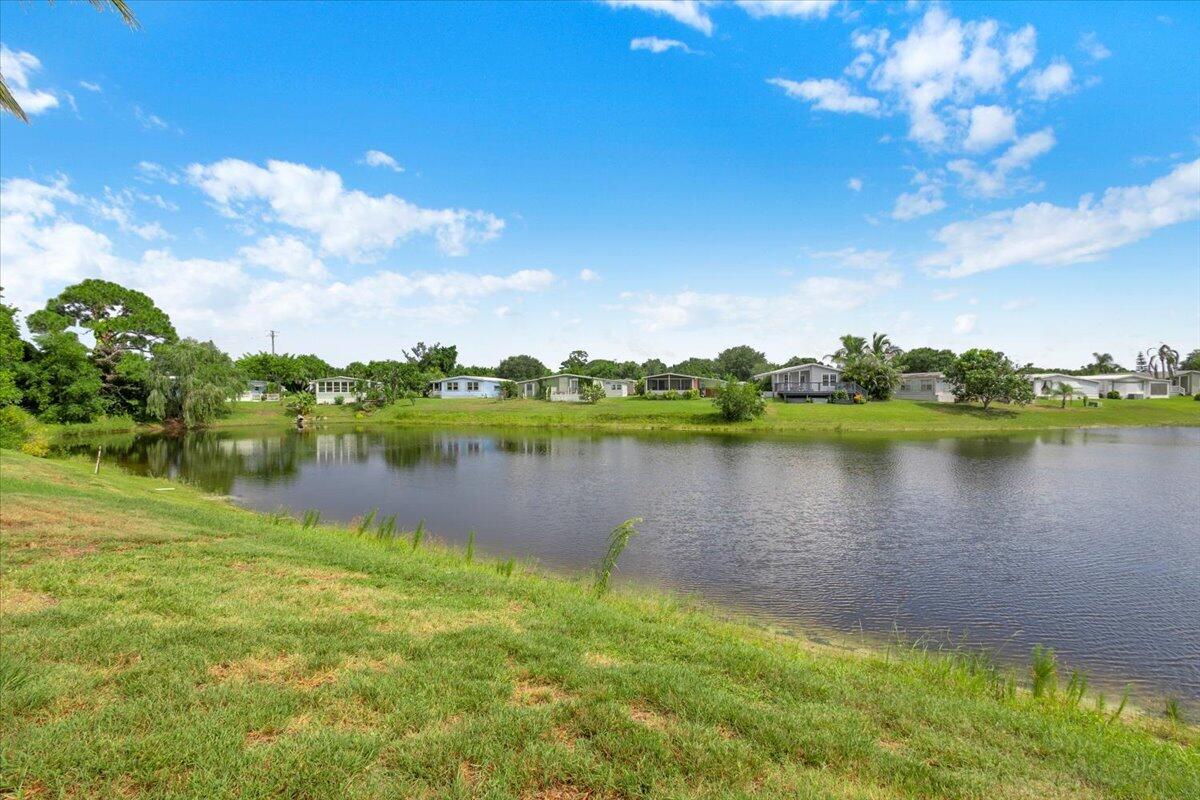 360 Ne Jade Circle Property Photo 53