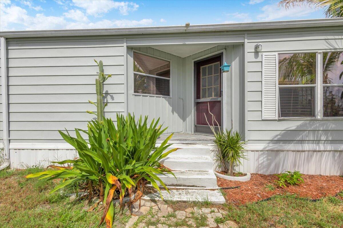 360 Ne Jade Circle Property Photo 55