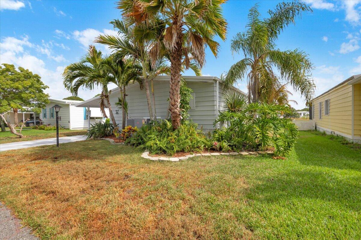 360 Ne Jade Circle Property Photo 56