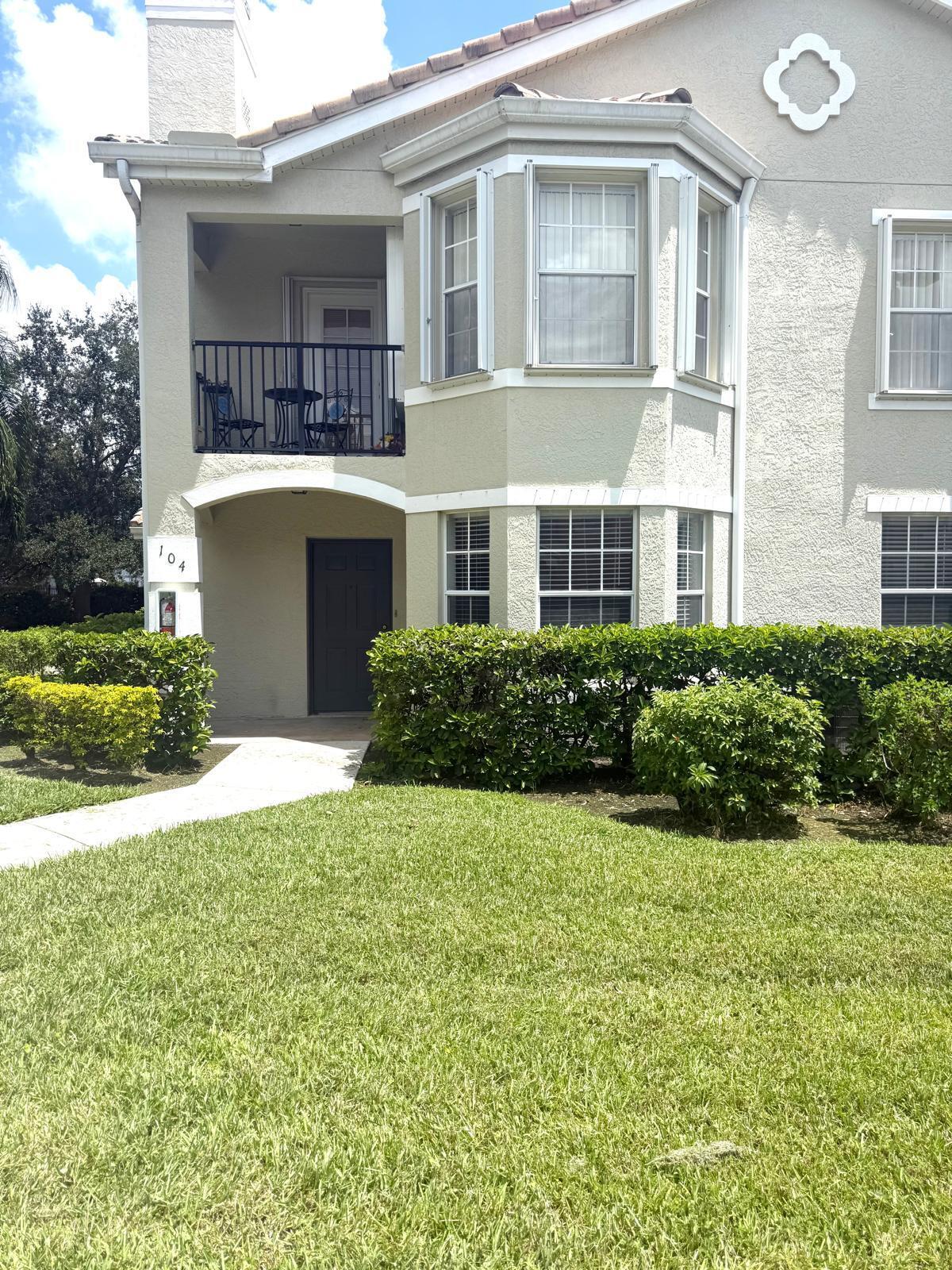 102 SW Peacock Boulevard 2-104 Property Photo 1