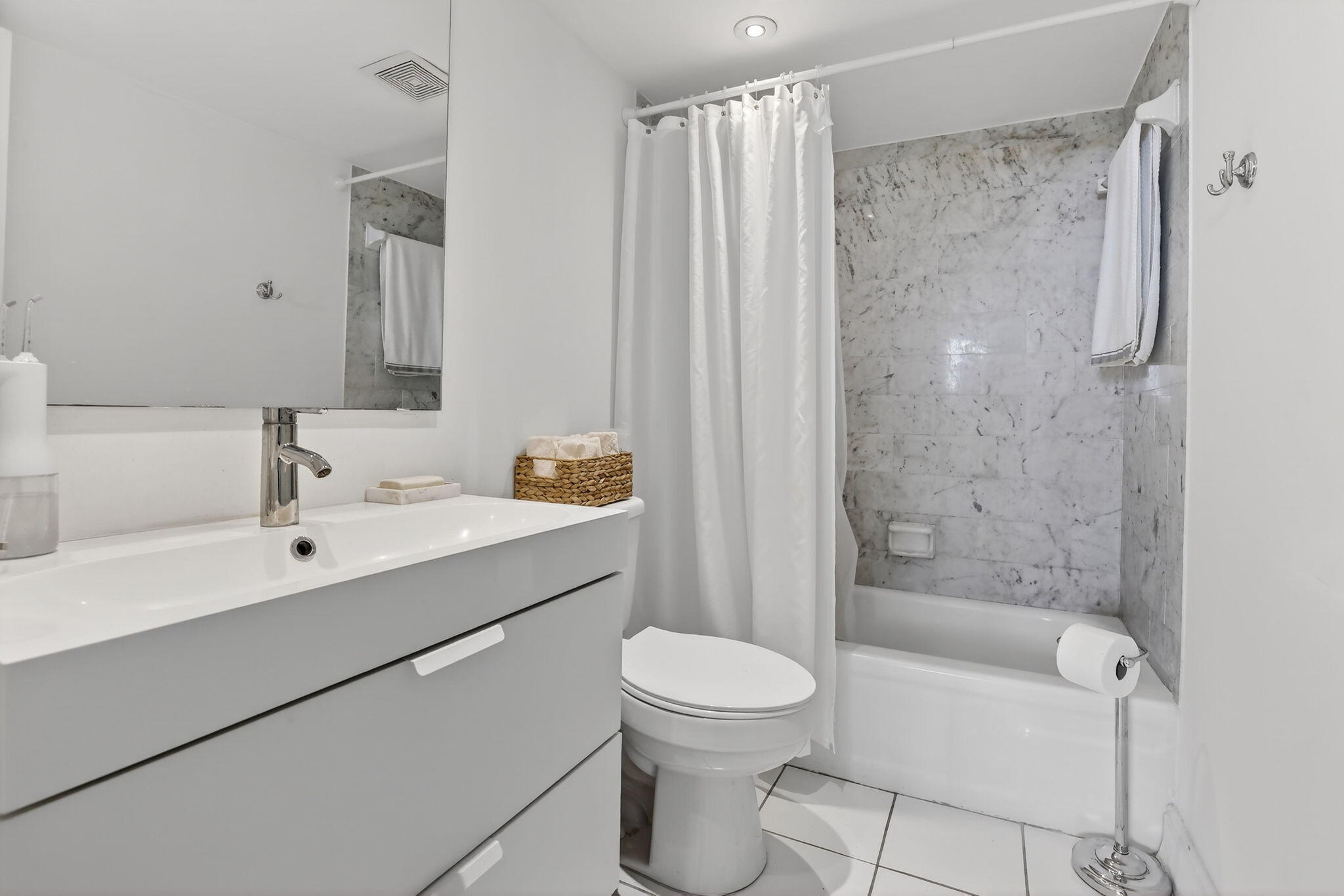 9820 S Hollybrook Lake Drive 306 Property Photo 23