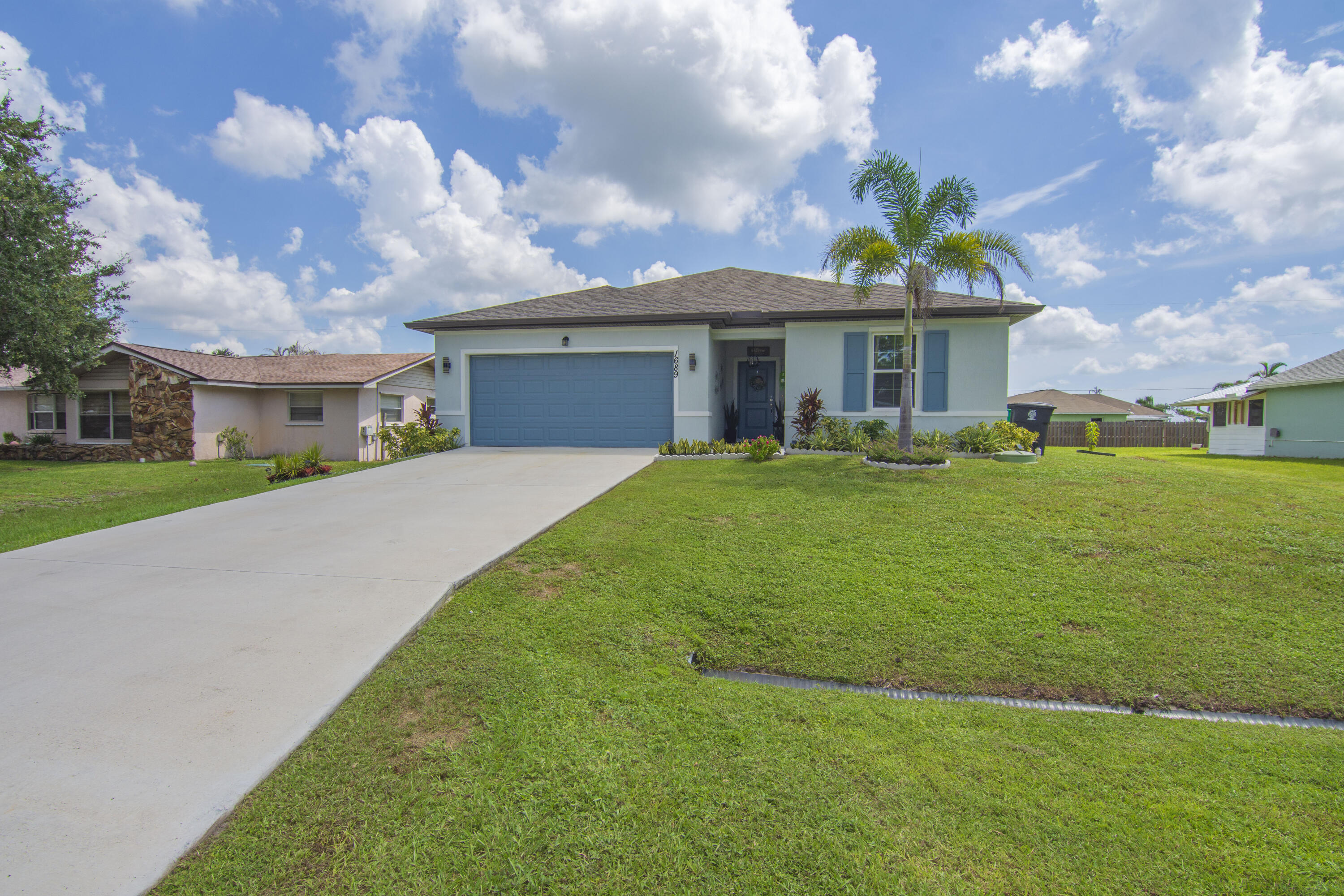 1689 Se Chello Lane Property Photo 6