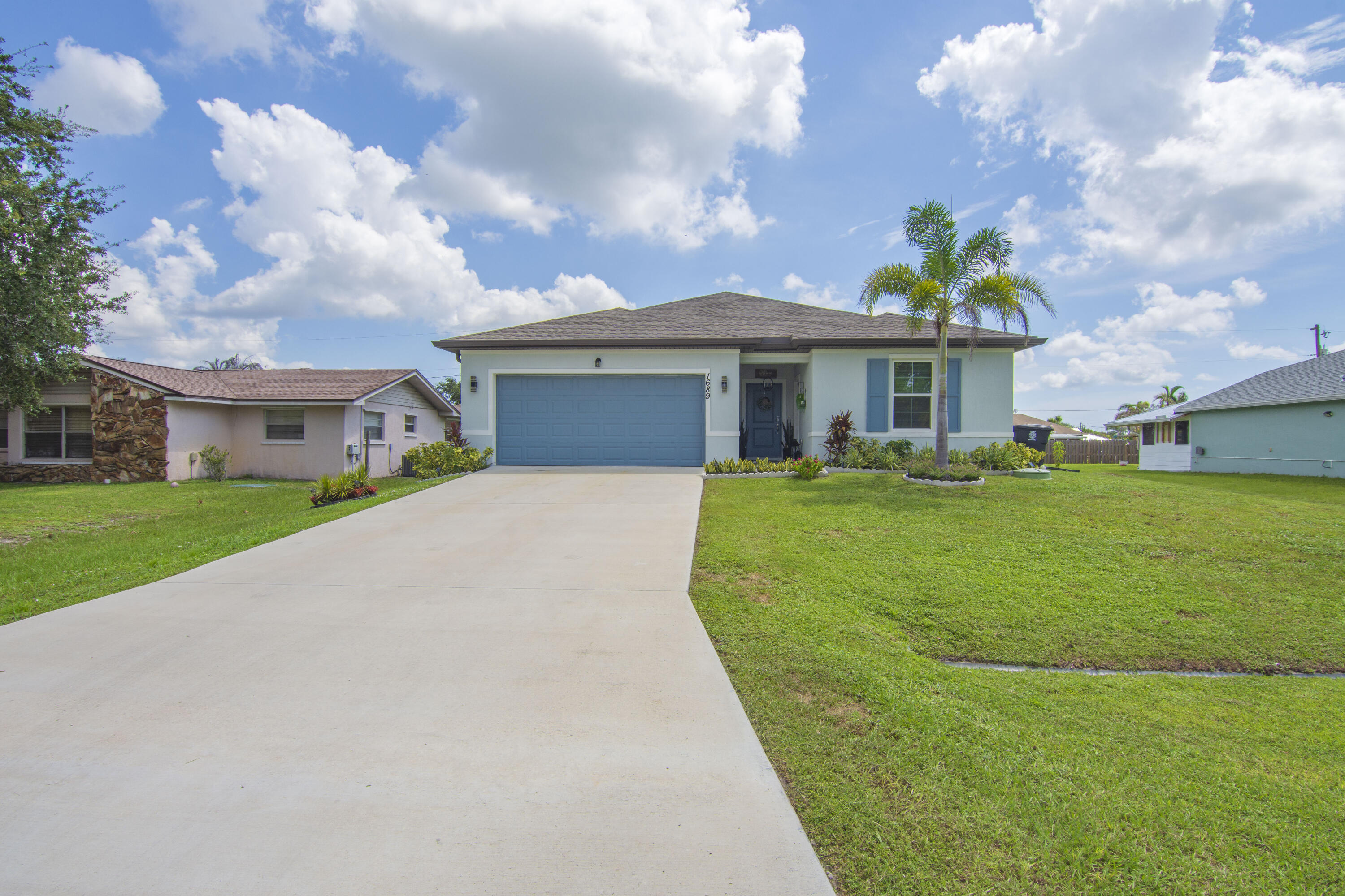 1689 Se Chello Lane Property Photo 8