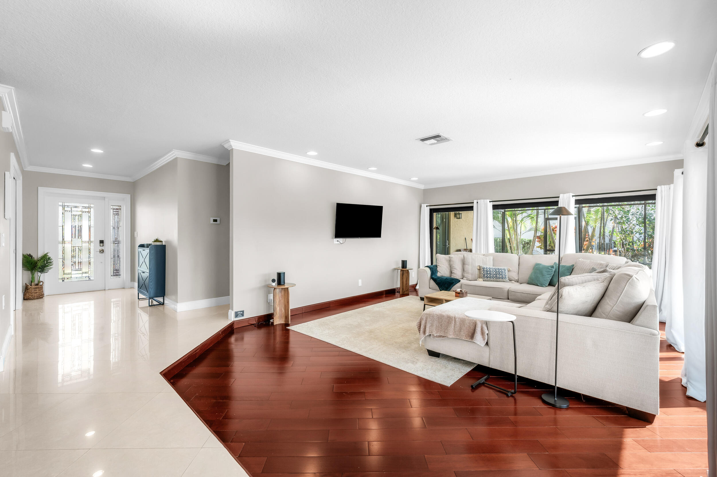 3250 Lakeview Boulevard Property Photo 7
