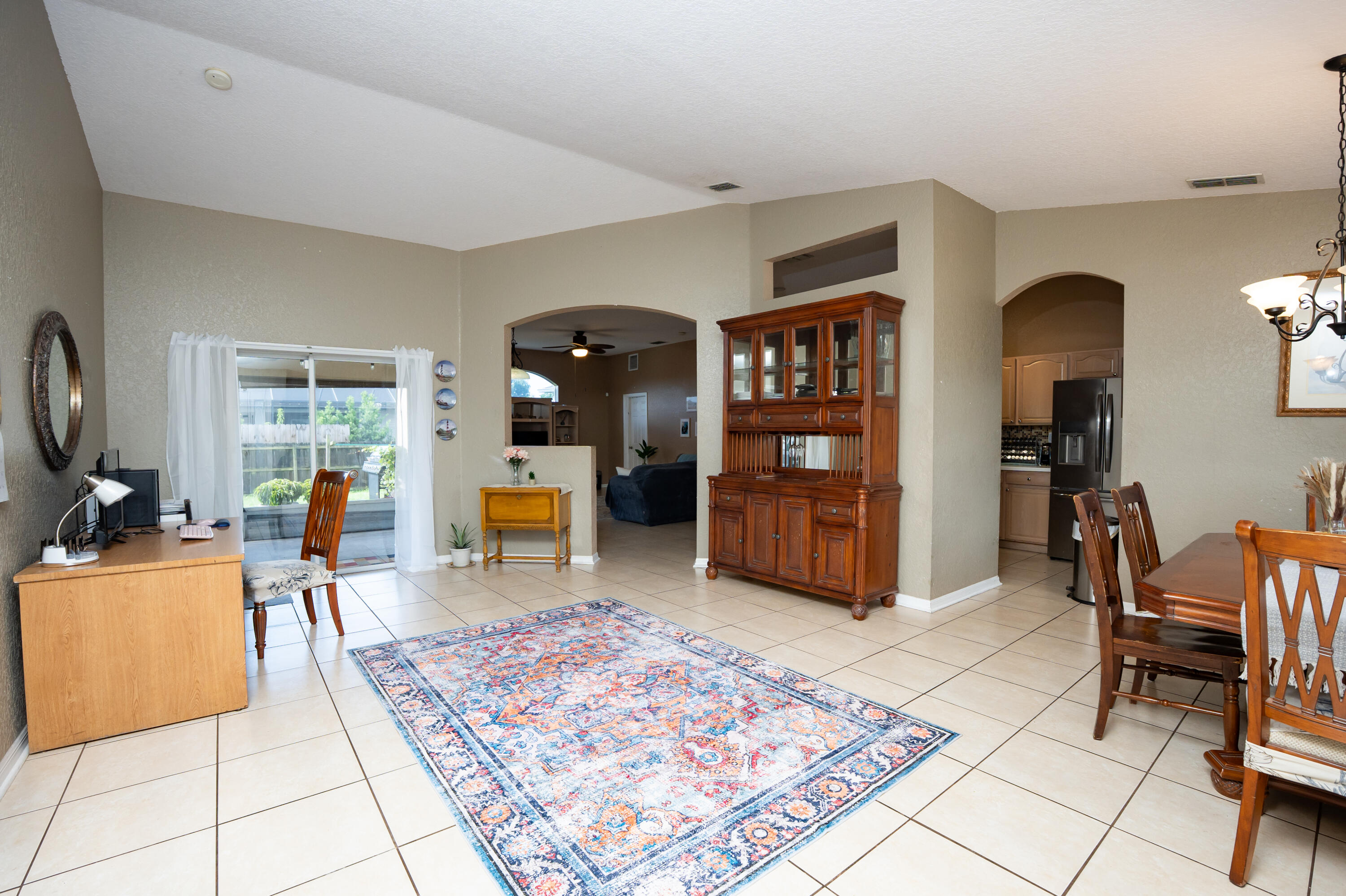 1042 Sw Dartmouth Avenue Property Photo 2