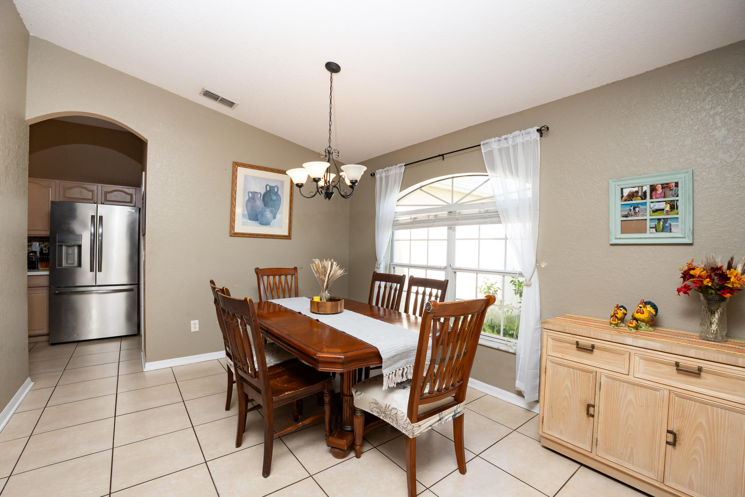 1042 Sw Dartmouth Avenue Property Photo 3