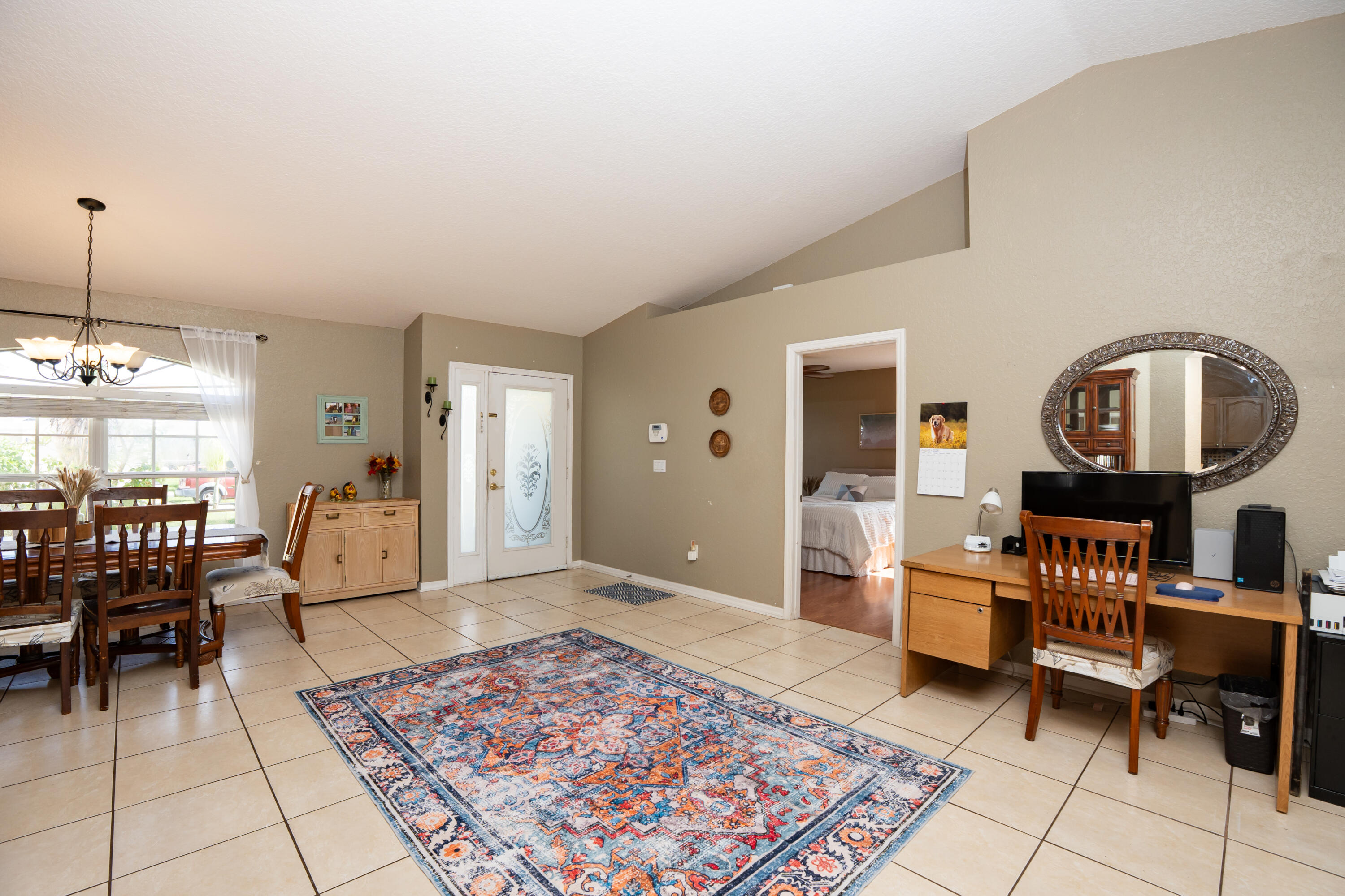 1042 Sw Dartmouth Avenue Property Photo 5