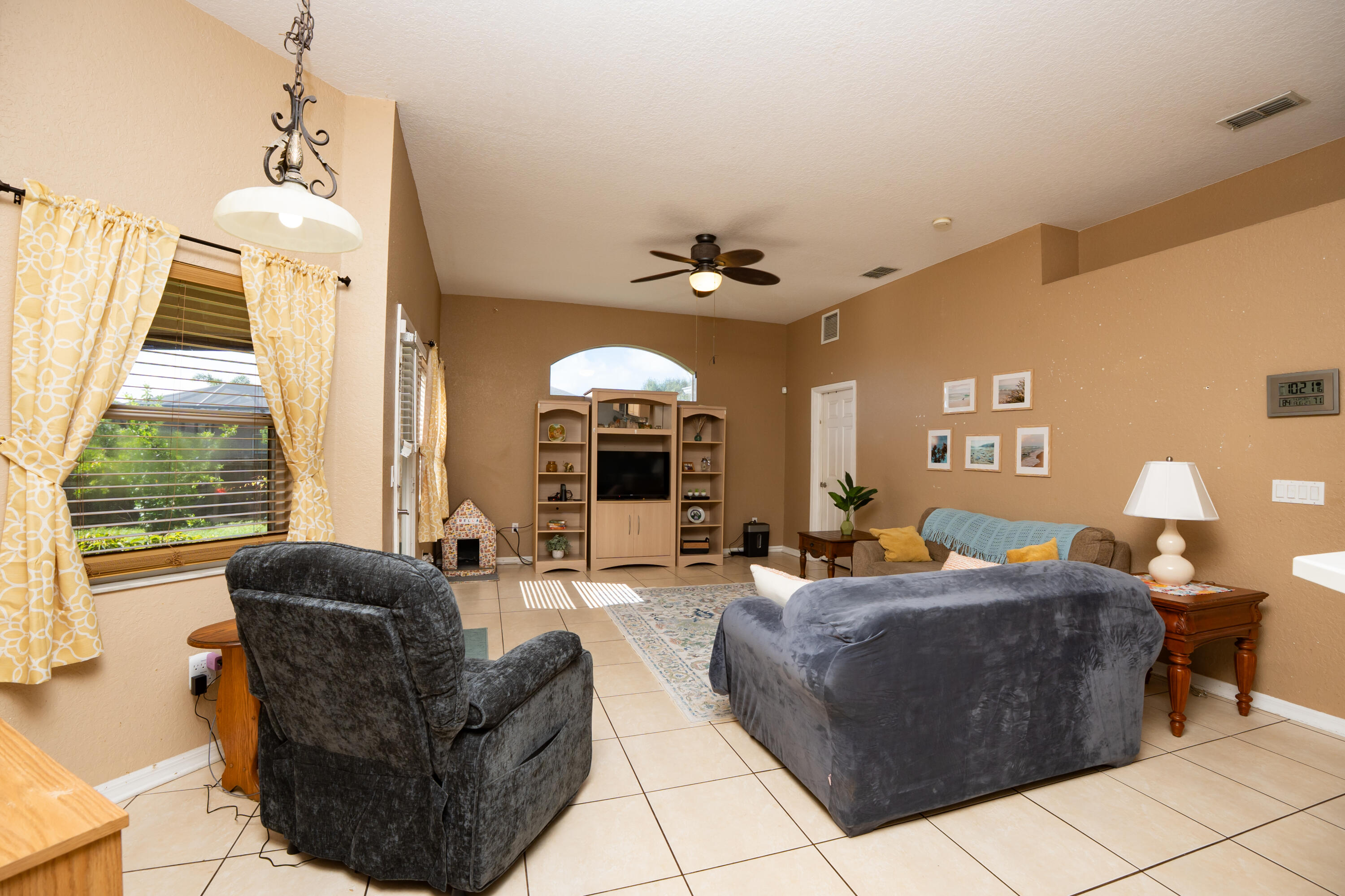 1042 Sw Dartmouth Avenue Property Photo 7
