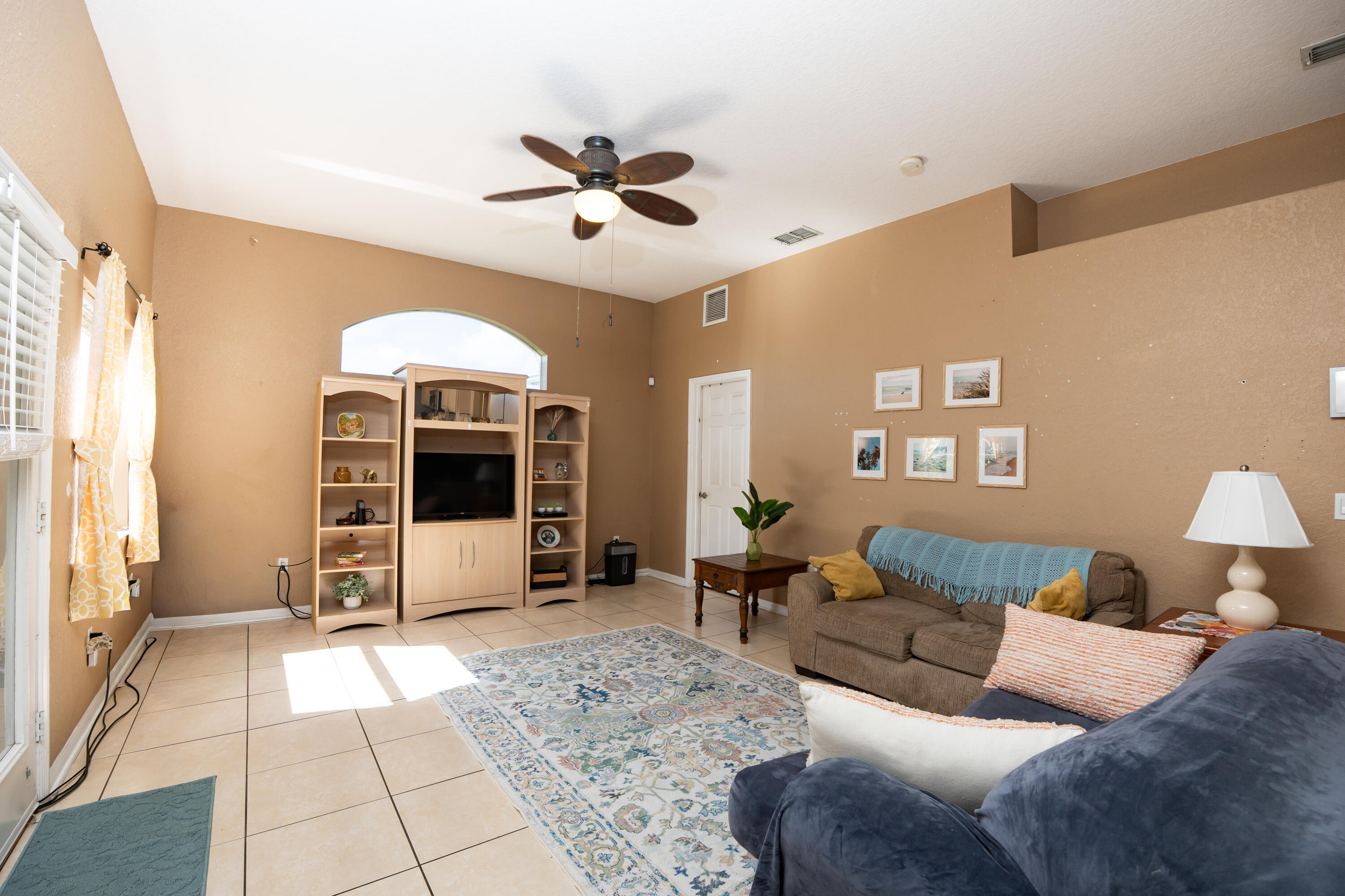 1042 Sw Dartmouth Avenue Property Photo 8