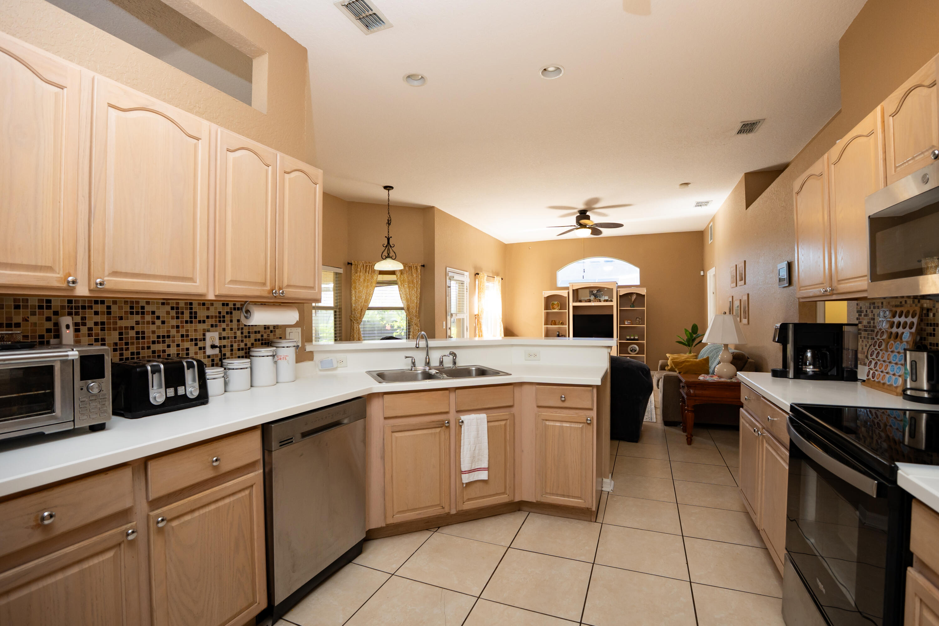 1042 Sw Dartmouth Avenue Property Photo 10
