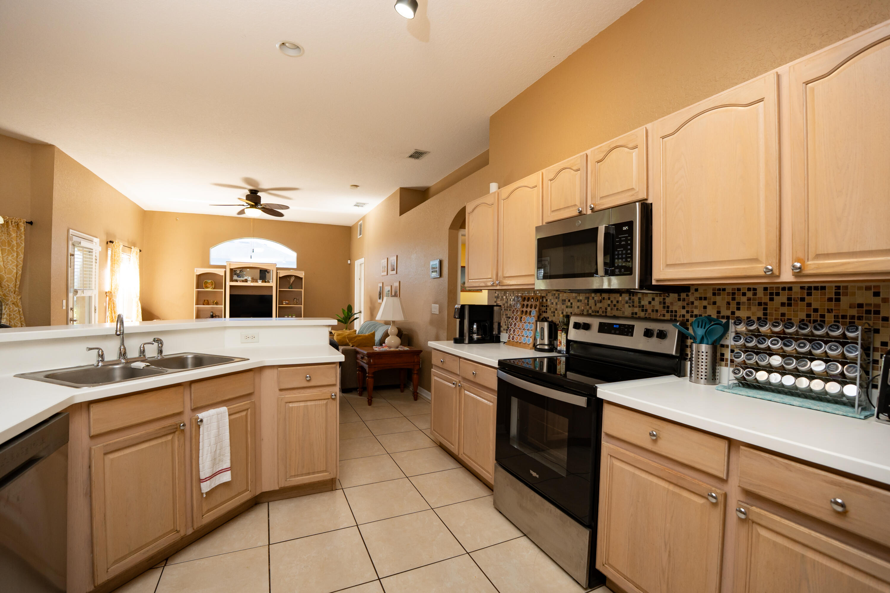 1042 Sw Dartmouth Avenue Property Photo 11