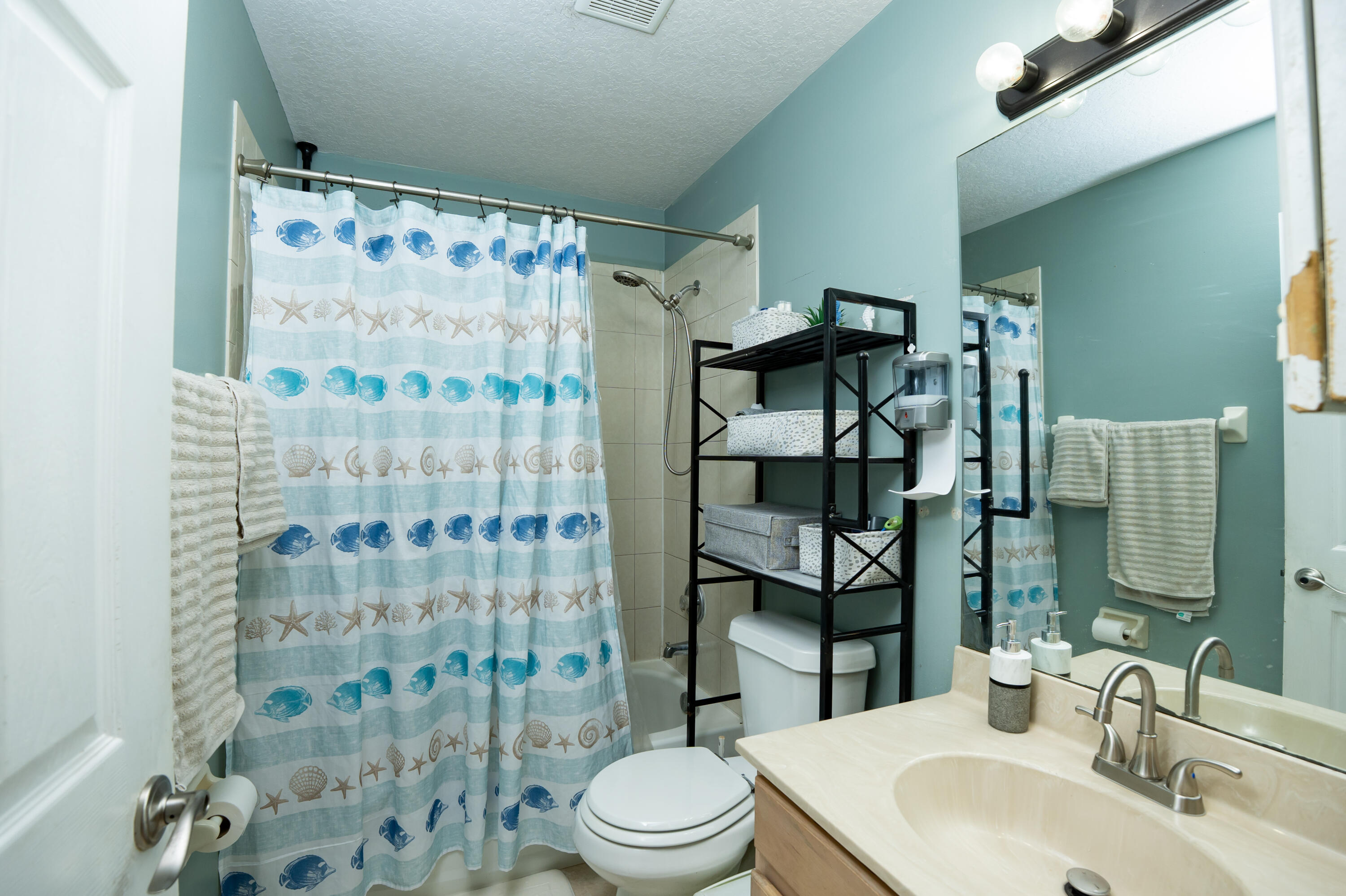 1042 Sw Dartmouth Avenue Property Photo 13