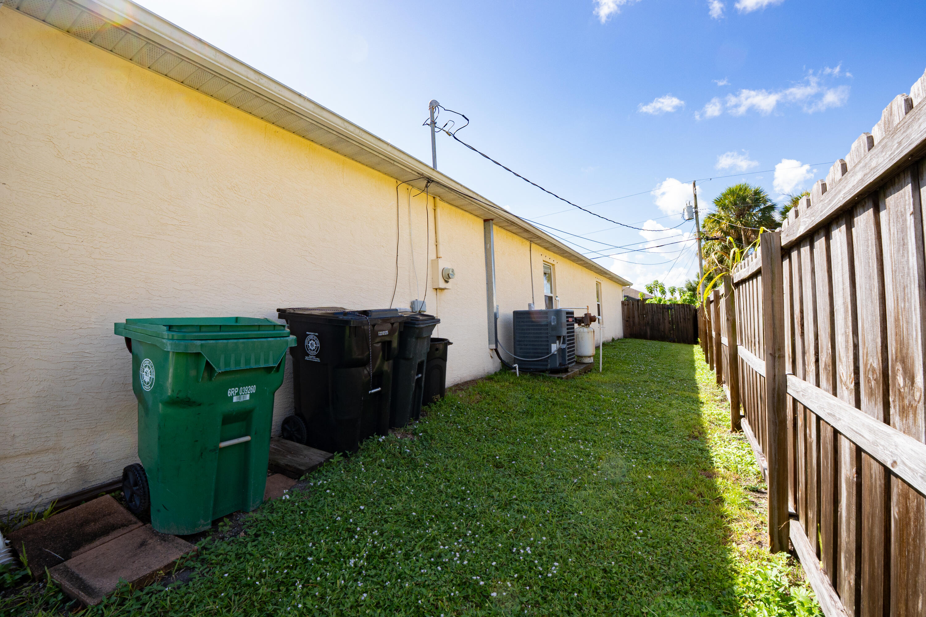 1042 Sw Dartmouth Avenue Property Photo 33