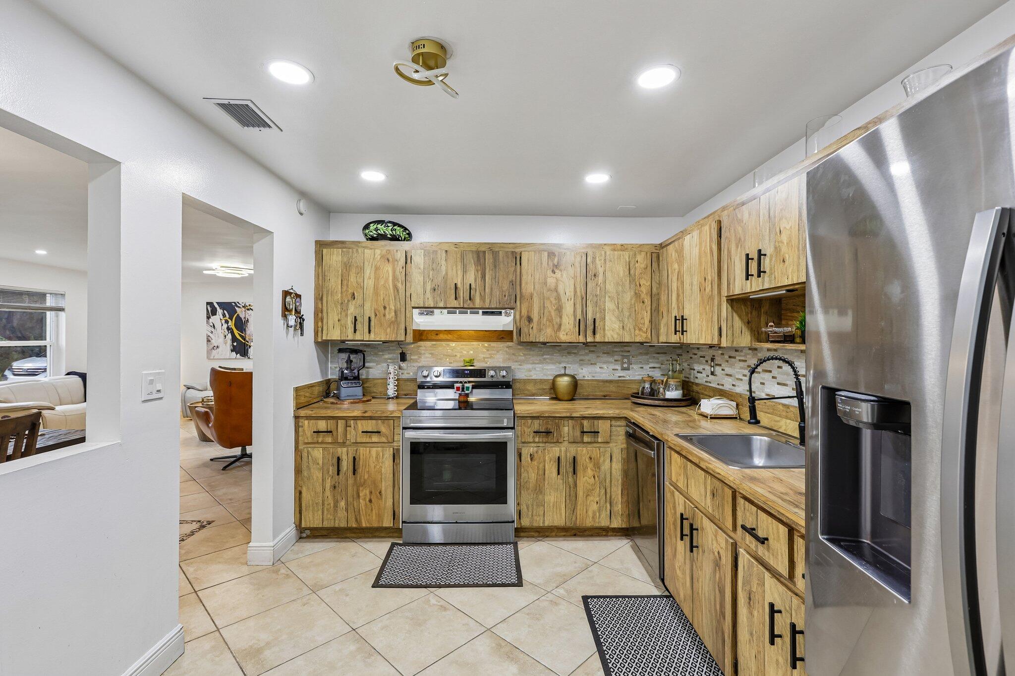 2075 Sw 72nd Avenue Property Photo 17