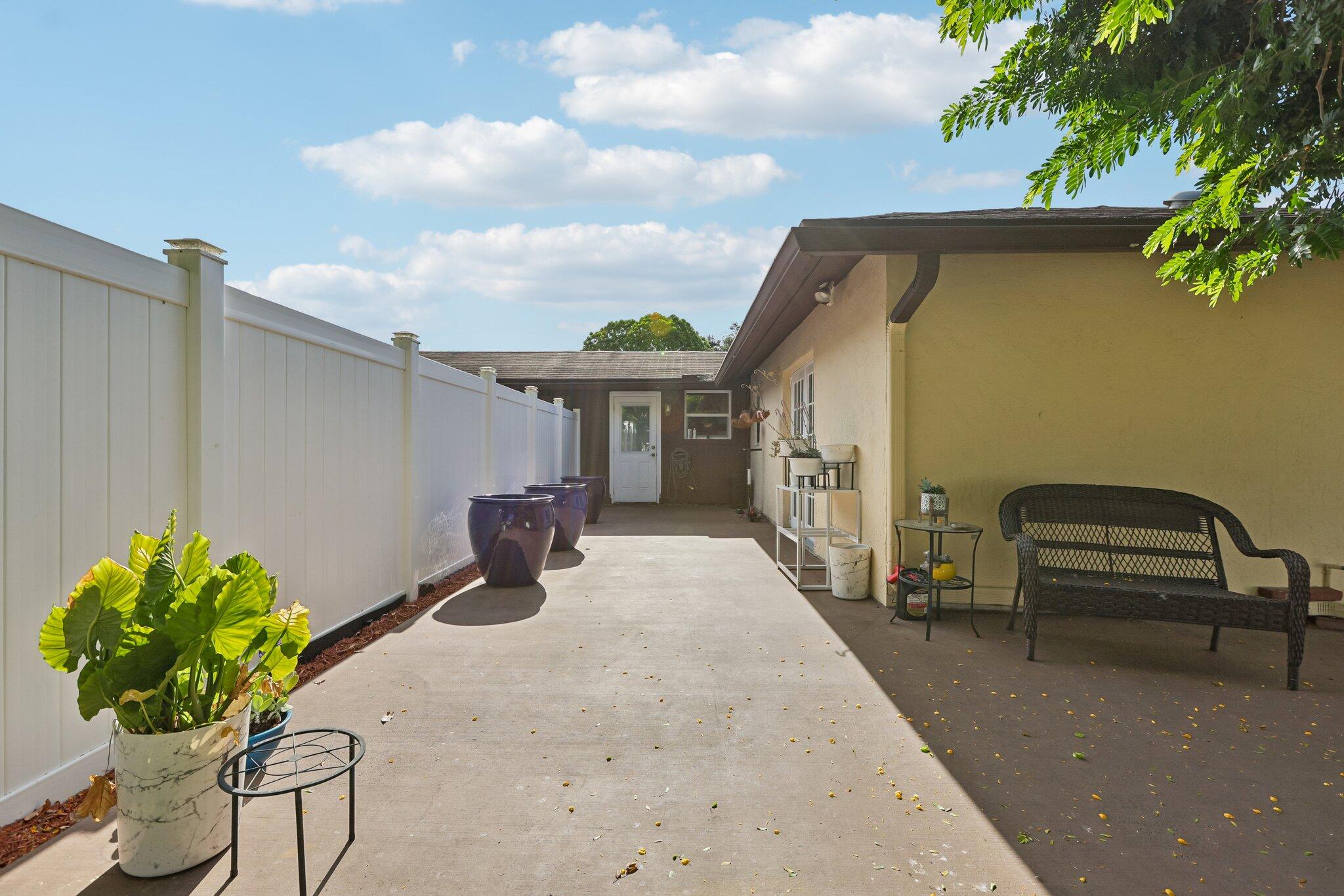 2075 Sw 72nd Avenue Property Photo 25