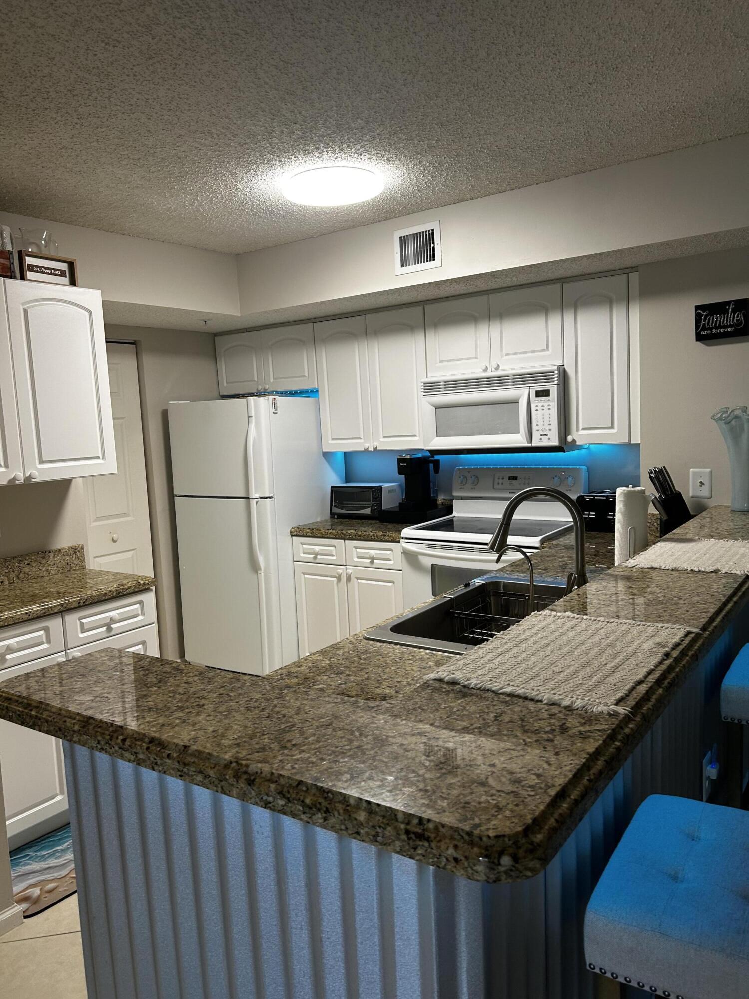 284 Village Boulevard 9207 Property Photo 15