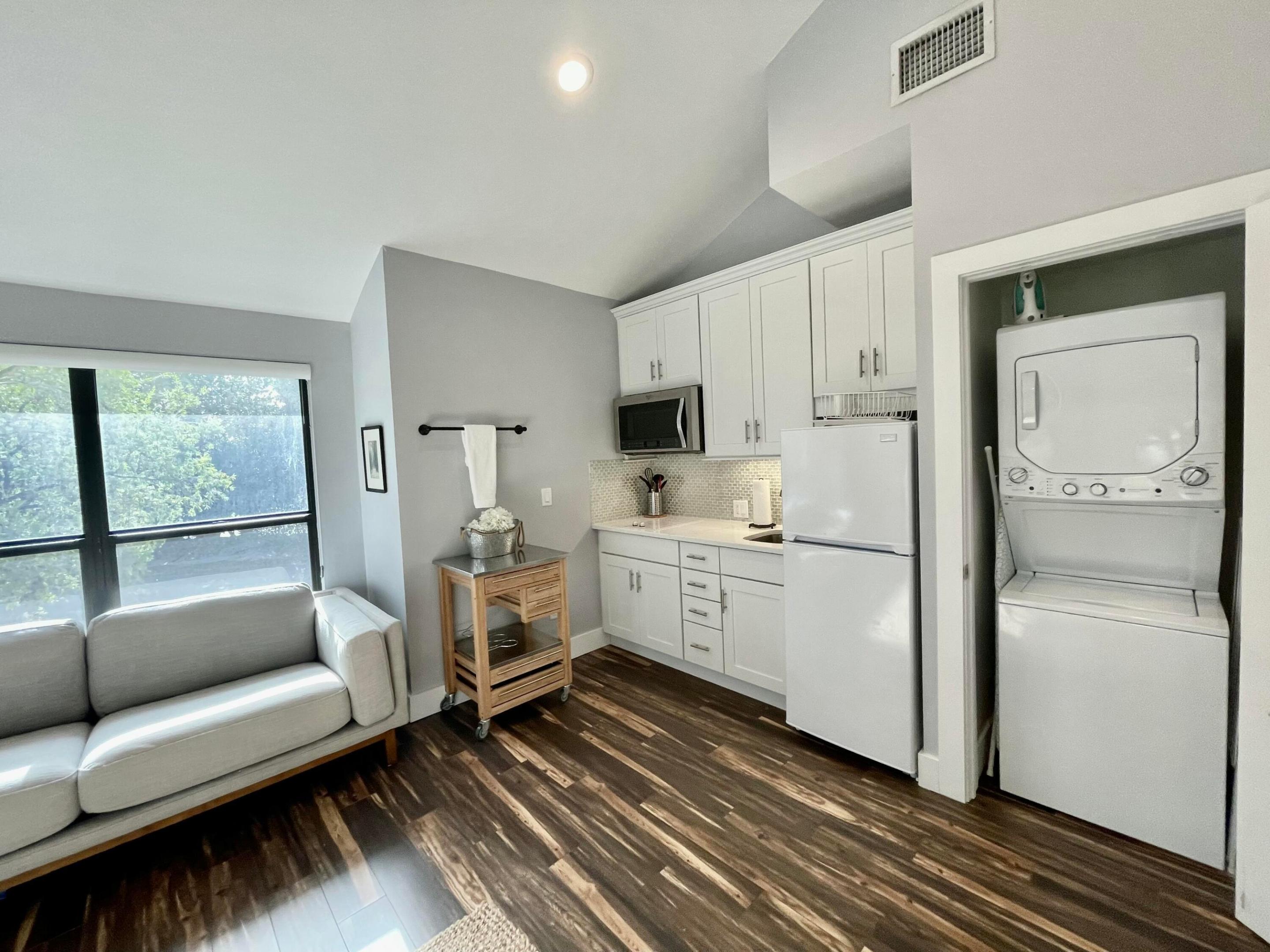 11863 Wimbledon Circle 547 Property Photo 5