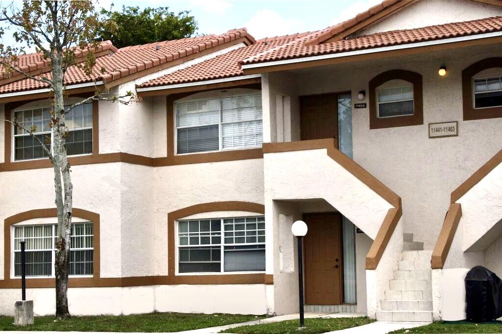 11453 NW 42ND Street 11453 Property Photo 1