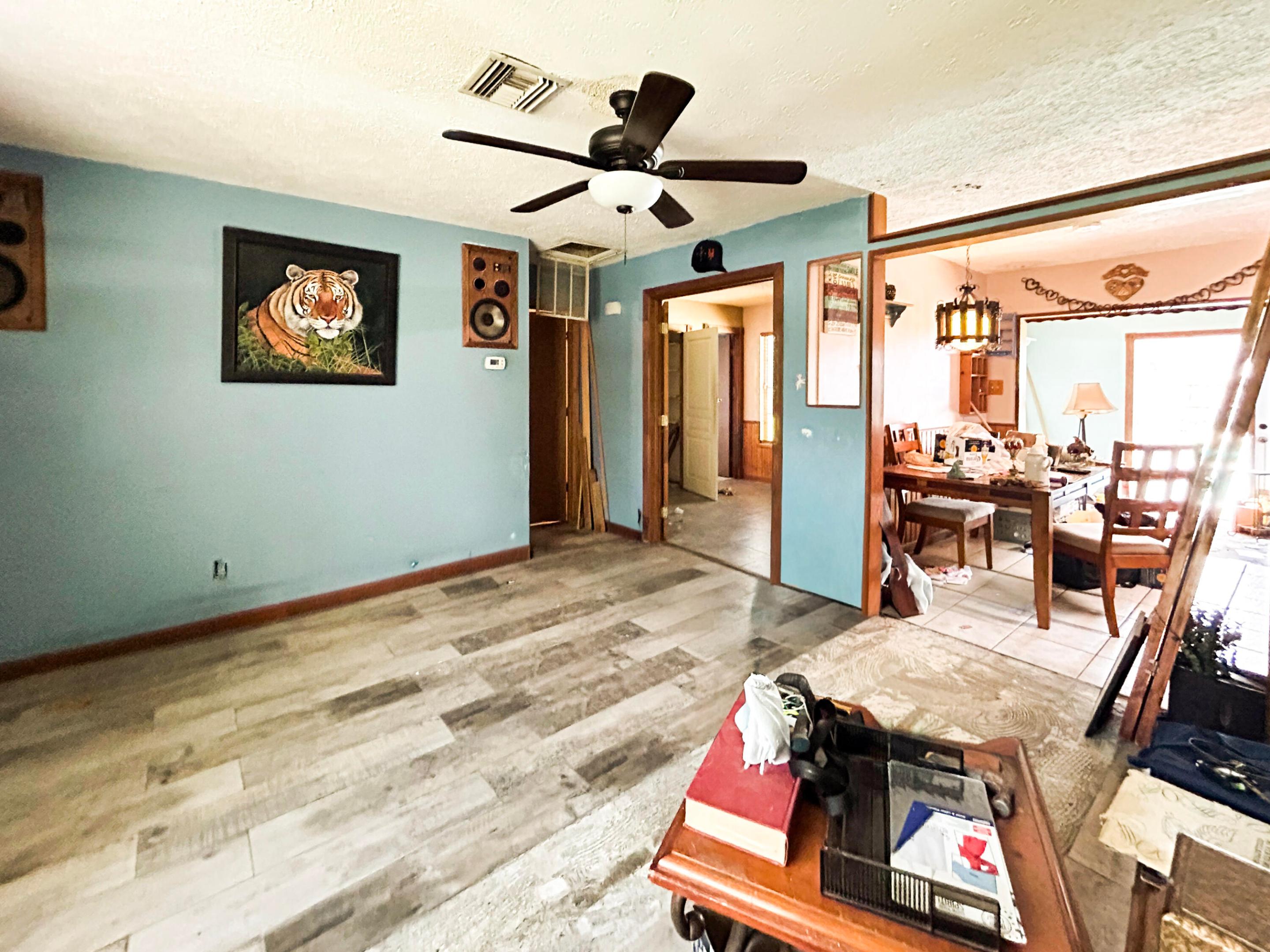 201 Nw Floresta Drive Property Photo 10