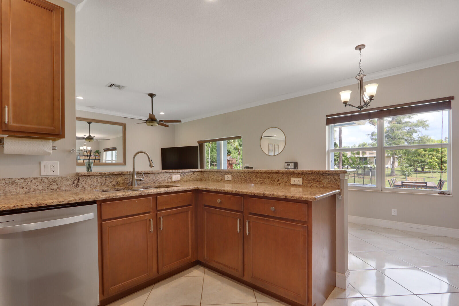 16605 64th Place N Property Photo 10