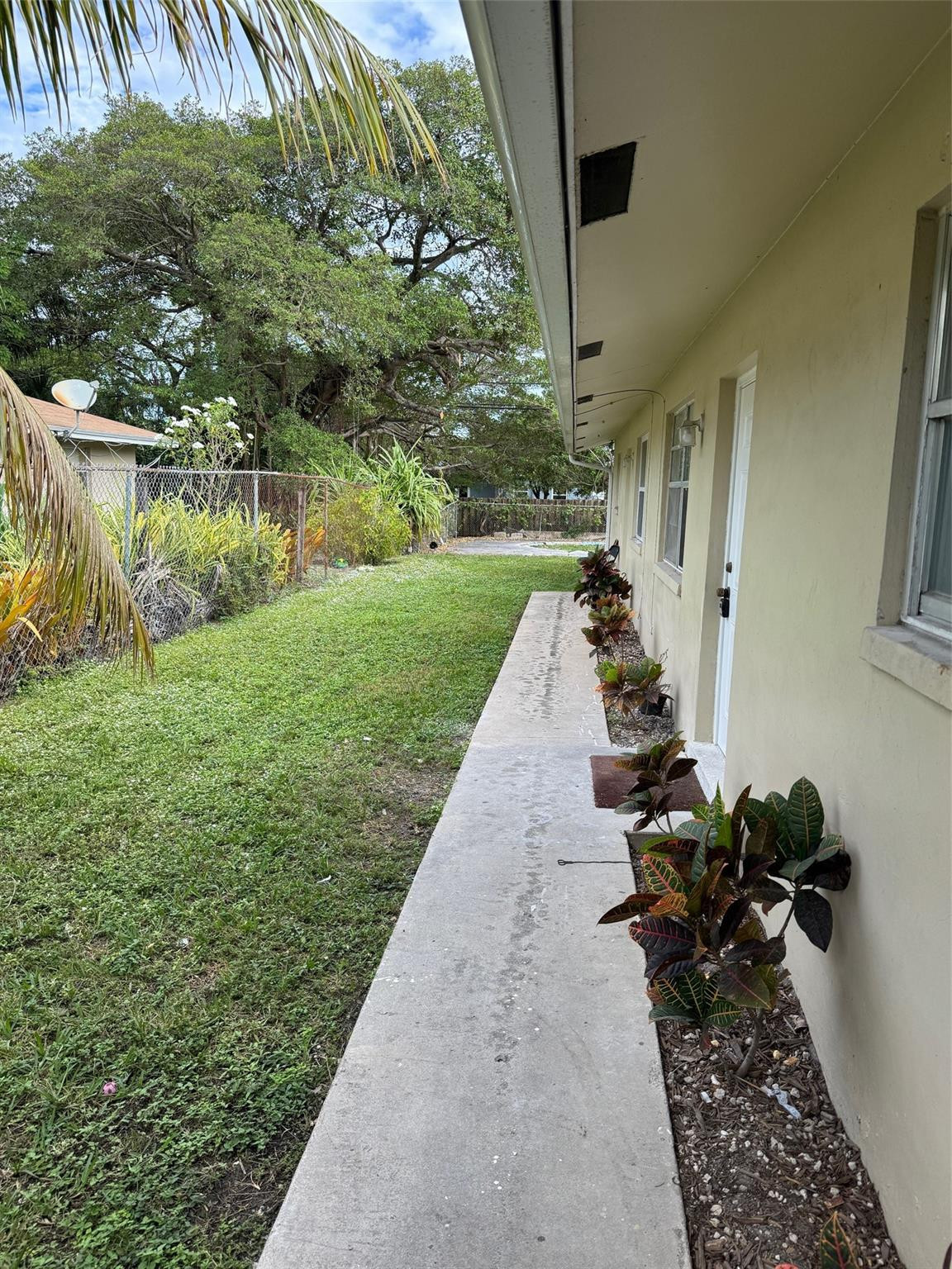 1036 NW 5TH Avenue Property Photo 1