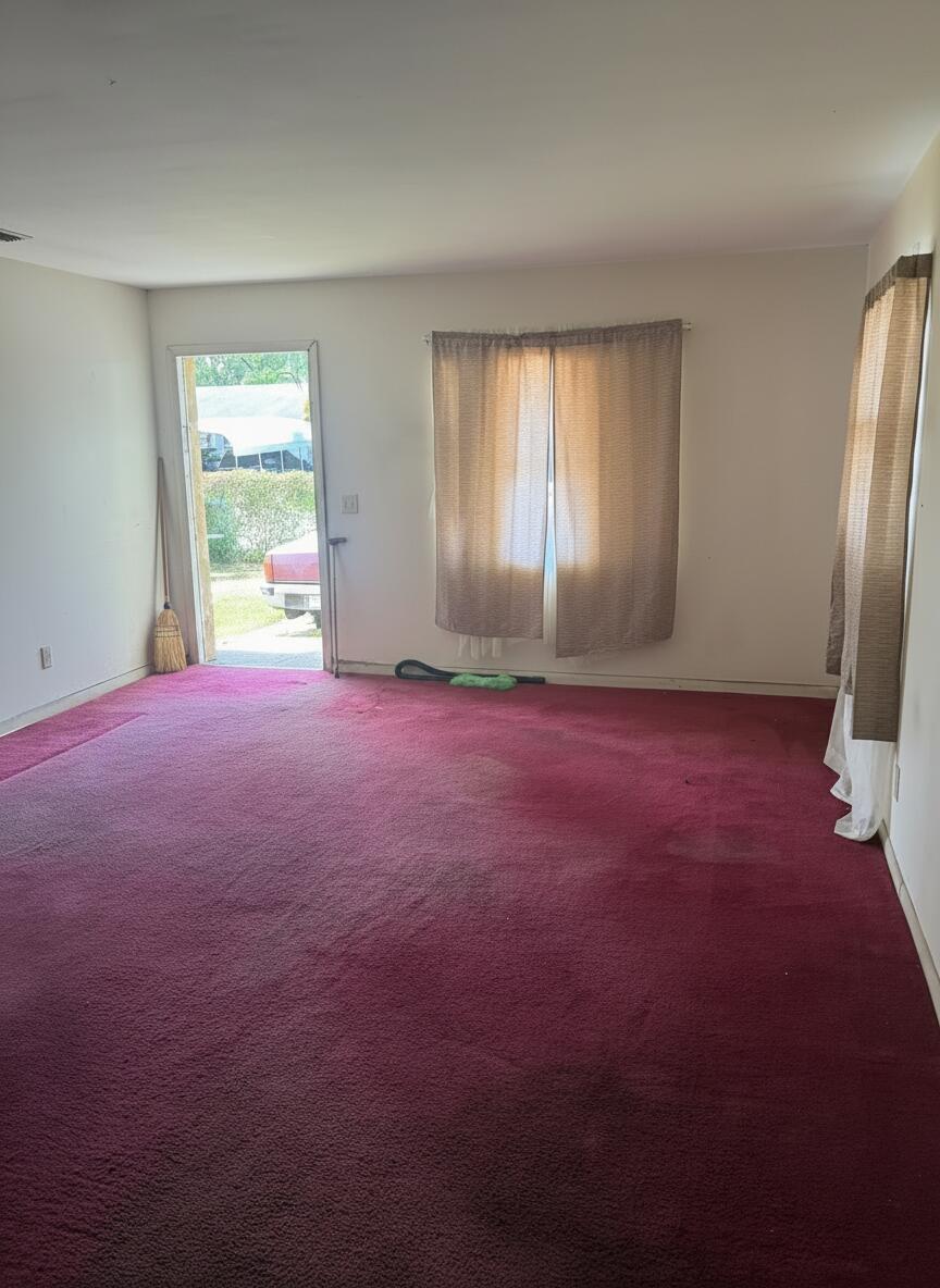 307 Seminole Court Property Photo 7