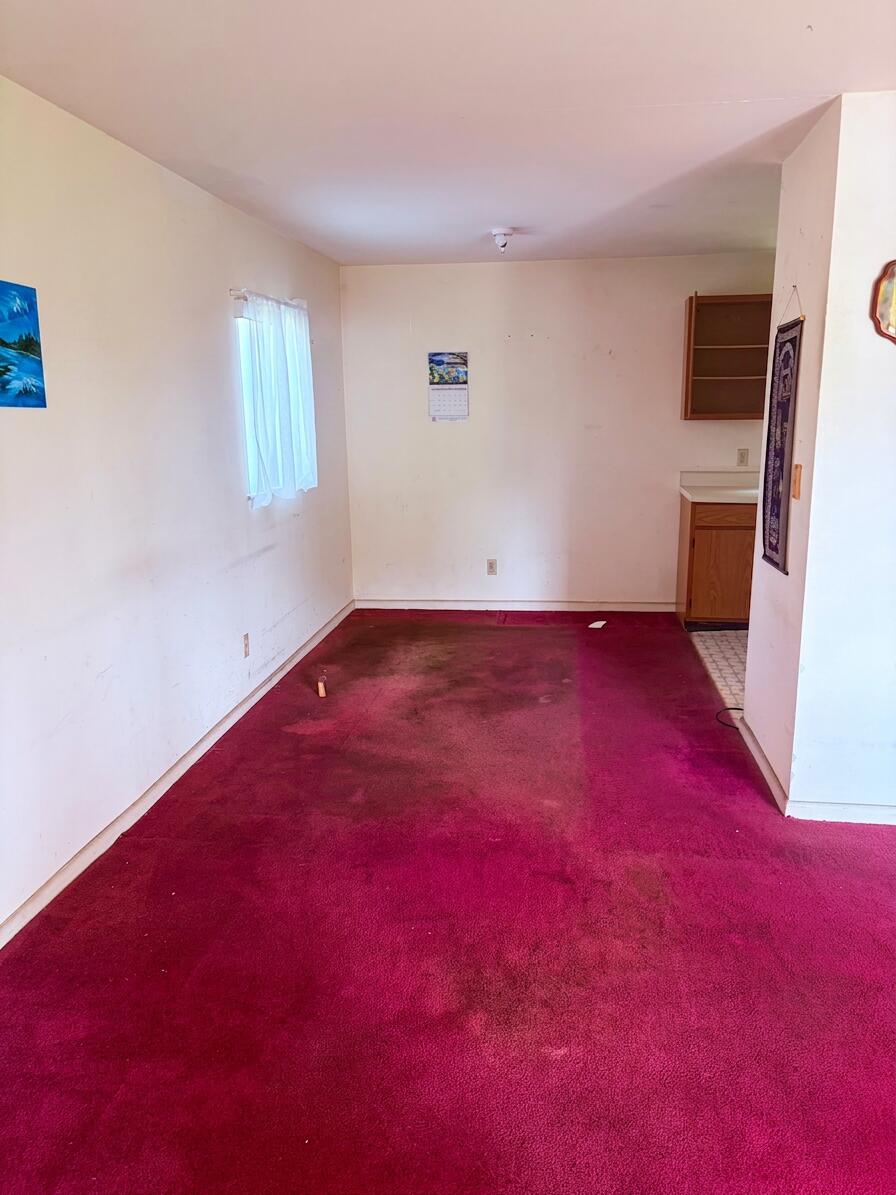 307 Seminole Court Property Photo 8