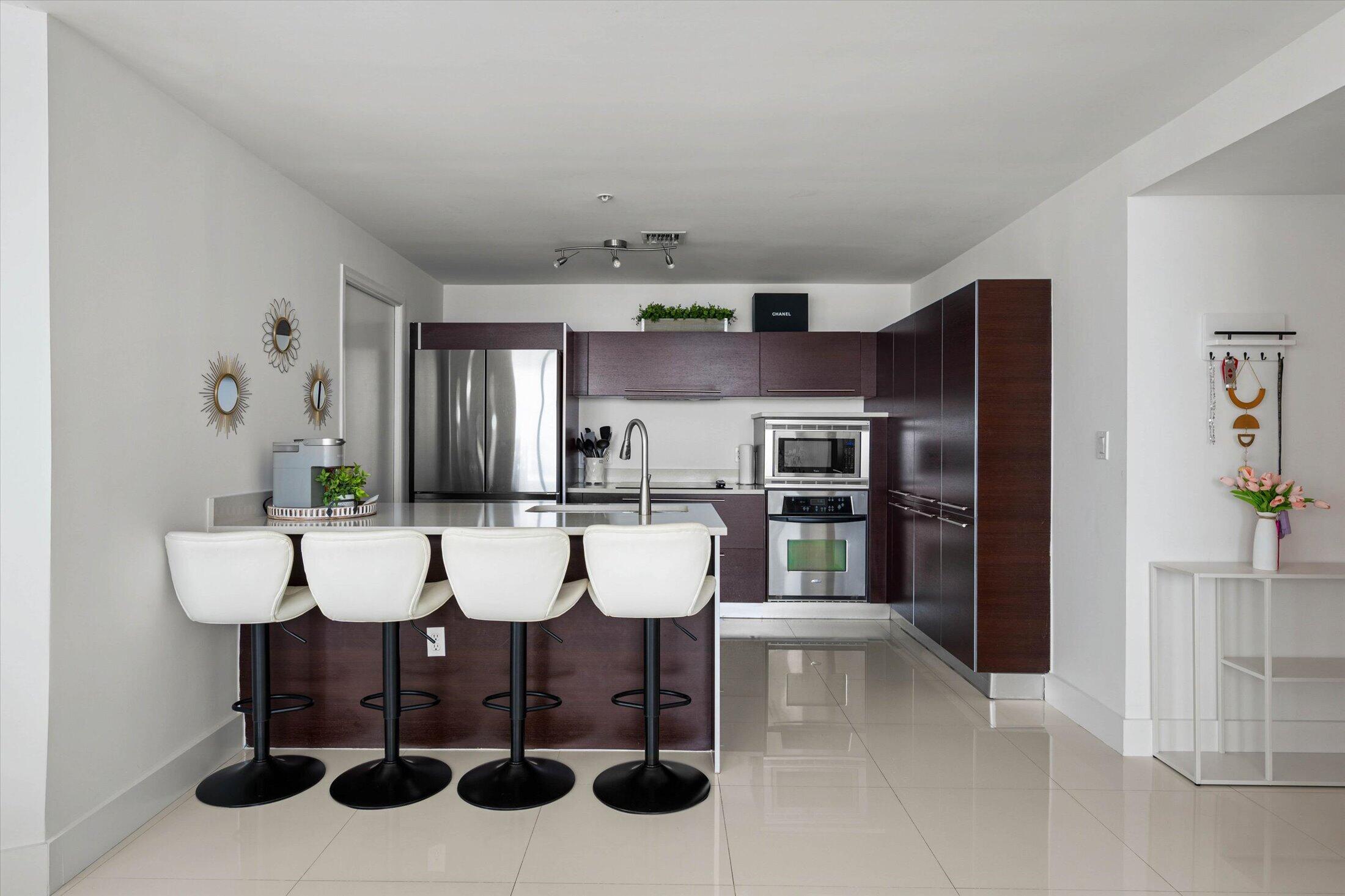 1900 N Bayshore Drive 2312 Property Photo 4
