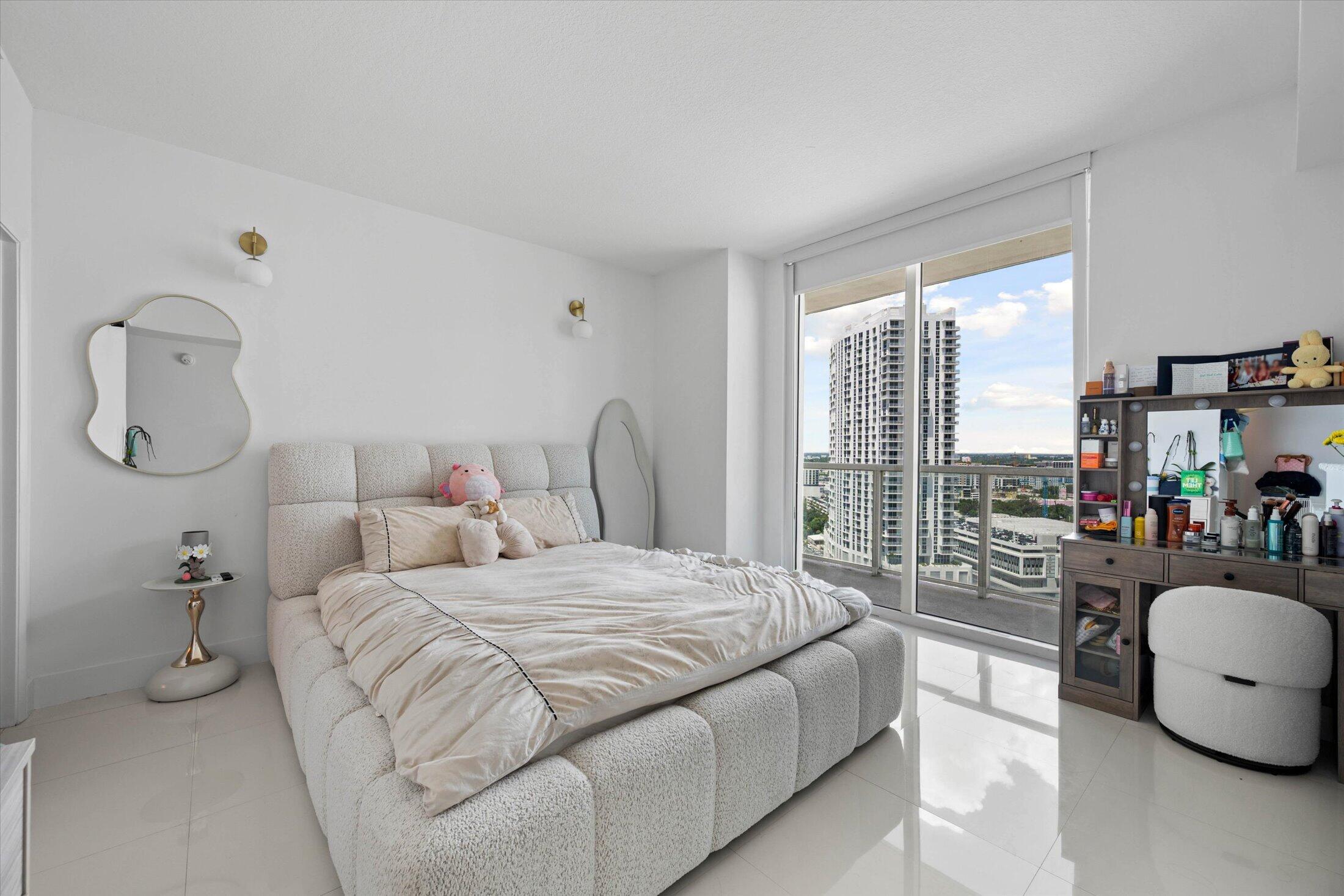 1900 N Bayshore Drive 2312 Property Photo 14
