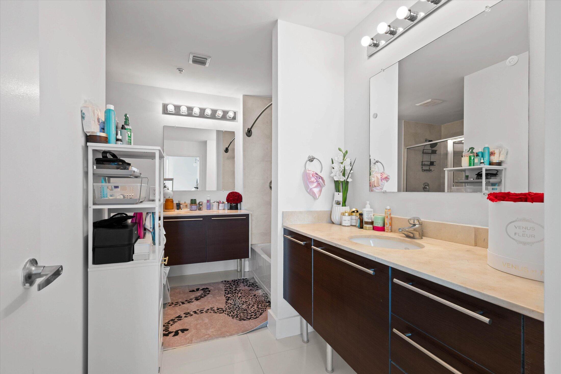 1900 N Bayshore Drive 2312 Property Photo 19