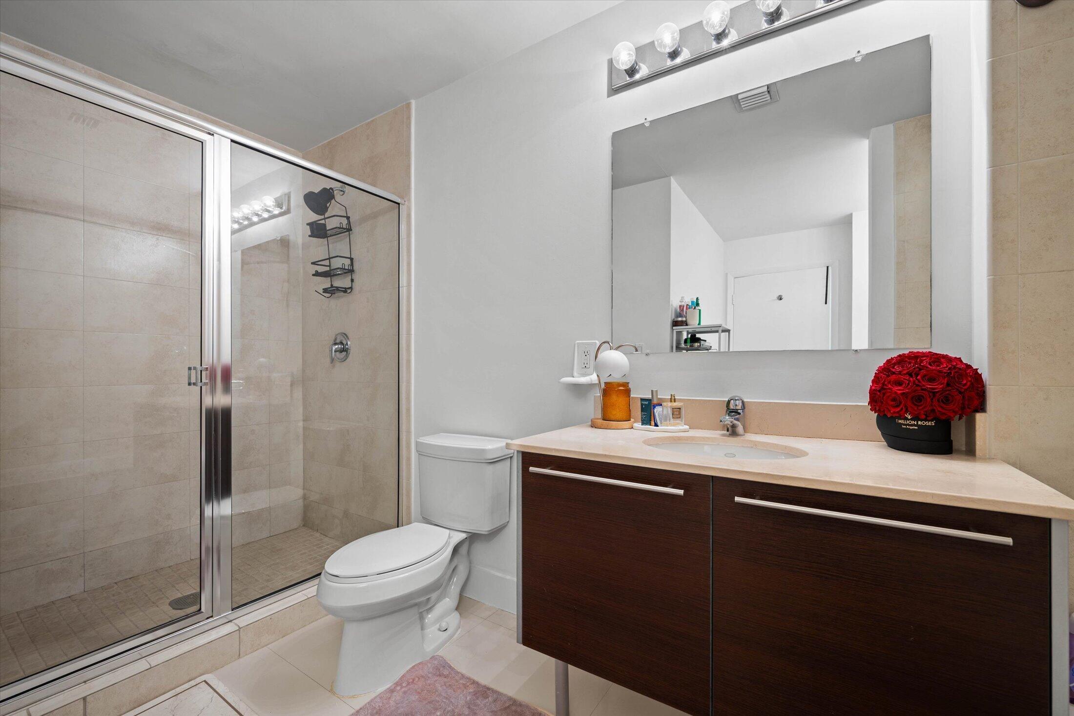 1900 N Bayshore Drive 2312 Property Photo 21