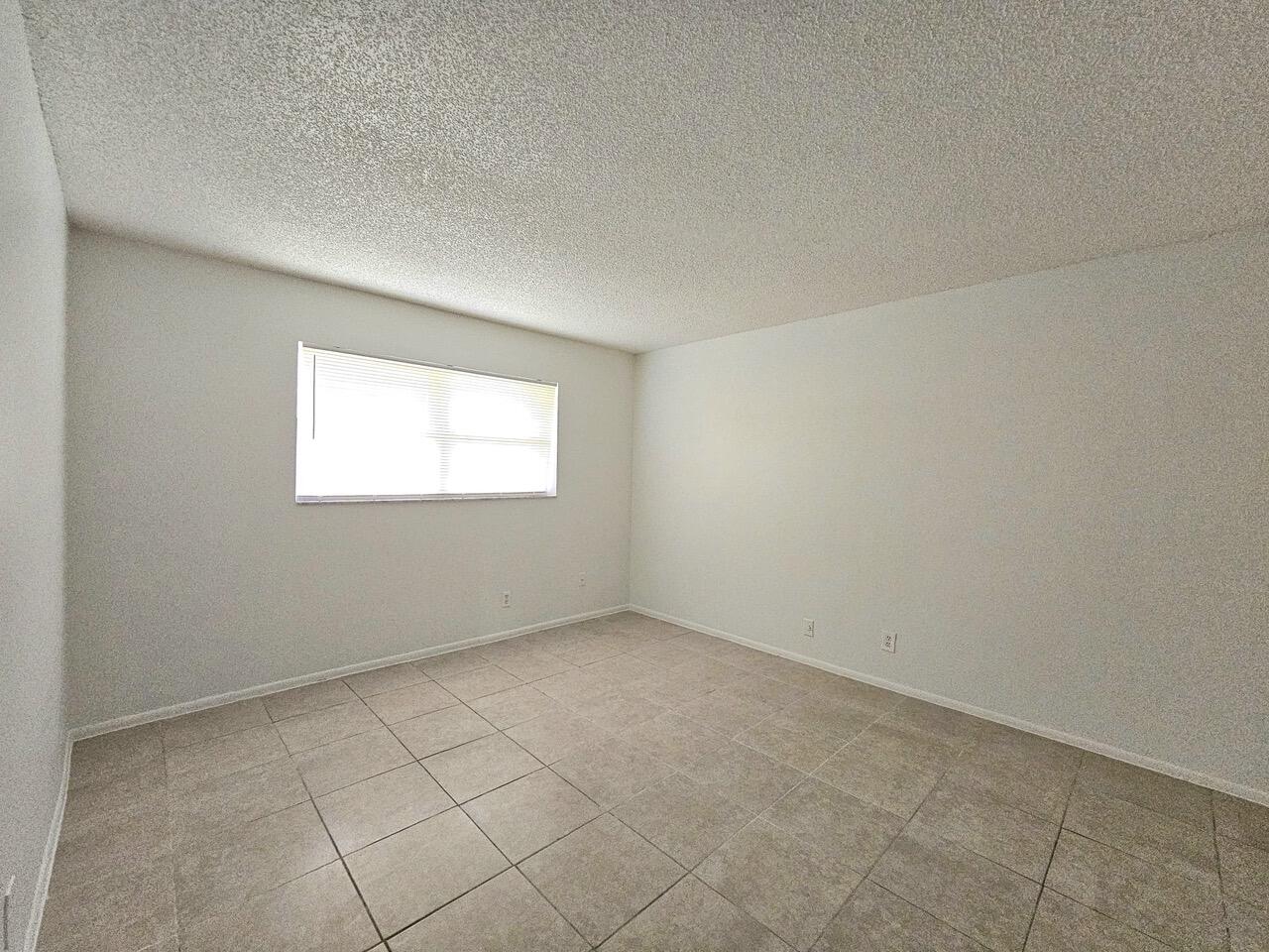 8000 S Colony Circle 302 Property Photo 4