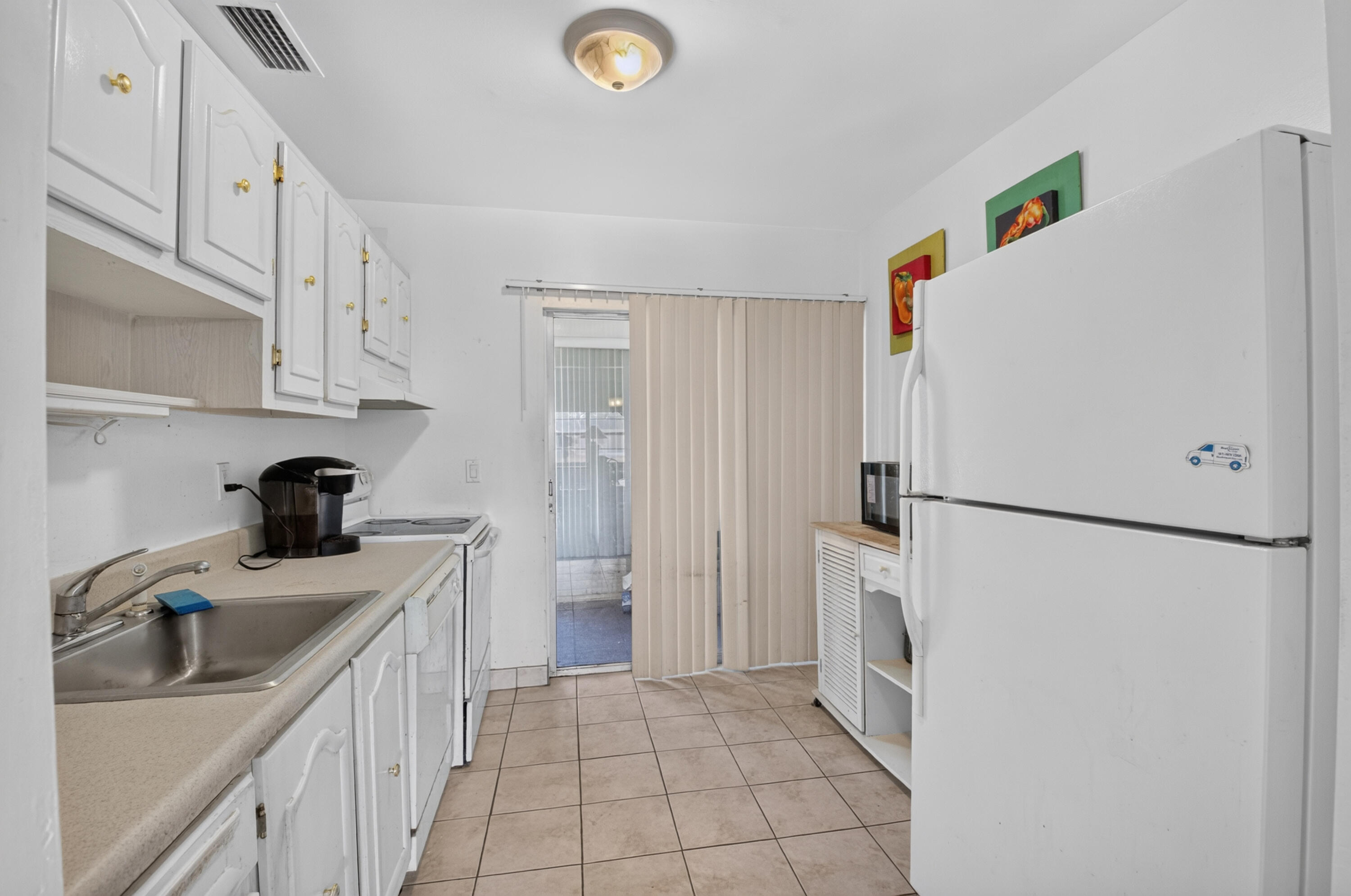 2 Abbey Lane 205 Property Photo 12