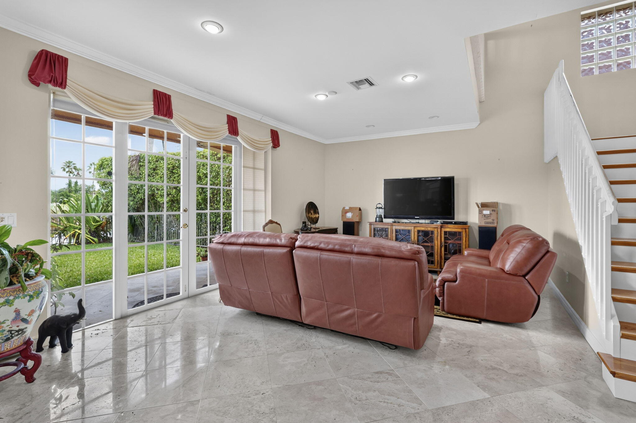 1158 Oakwater Drive Property Photo 13