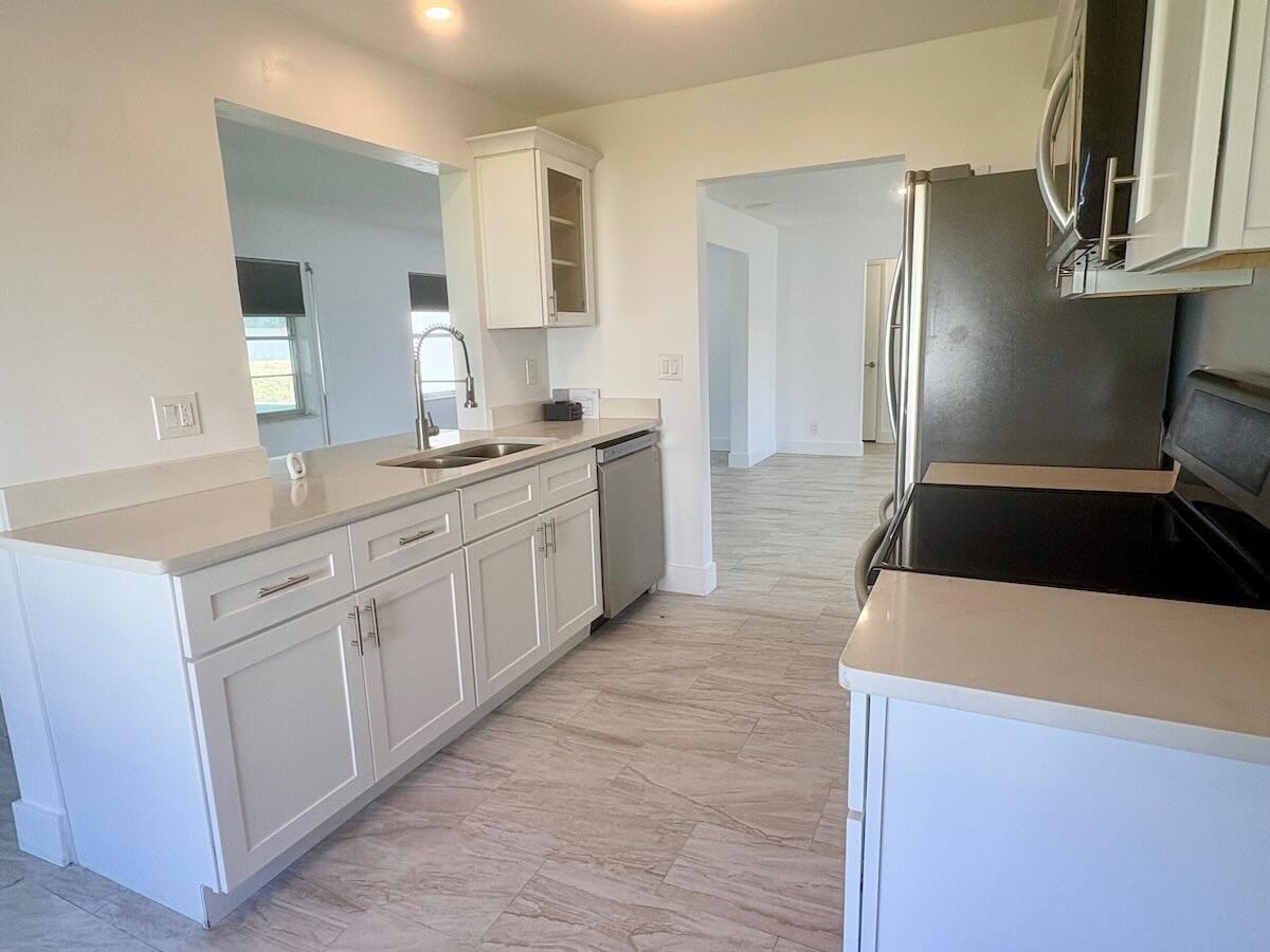 1590 Sw 14th Avenue Property Photo 7