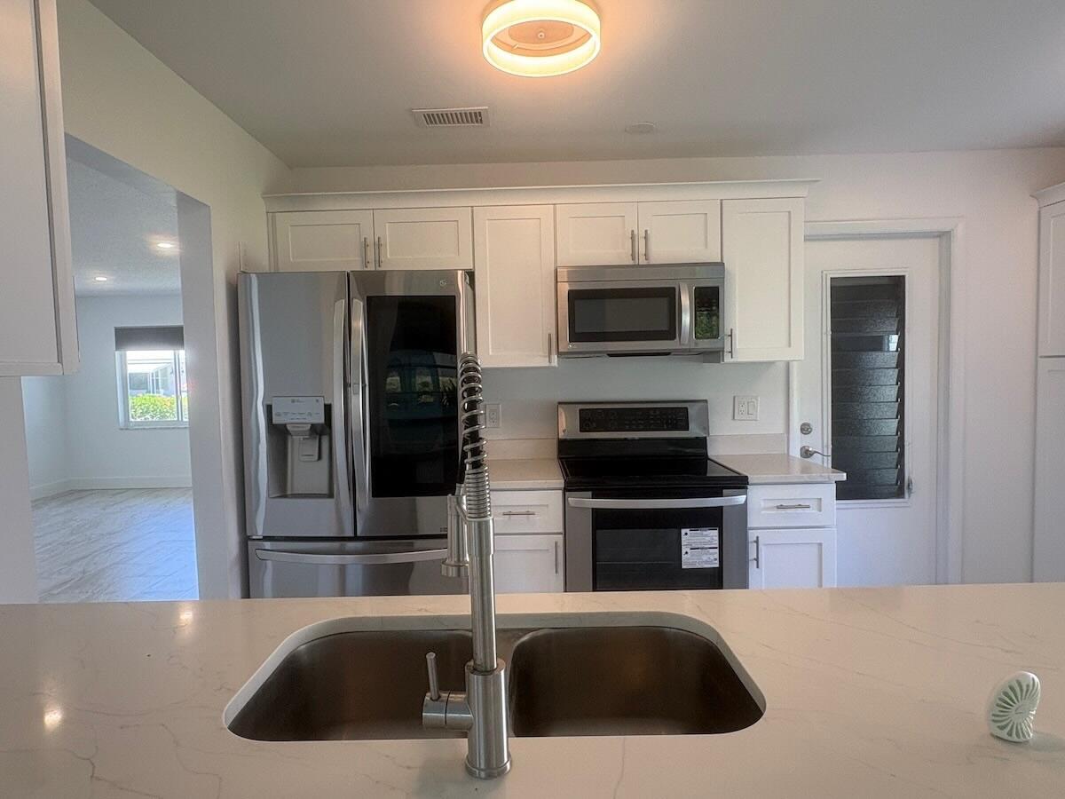 1590 Sw 14th Avenue Property Photo 11