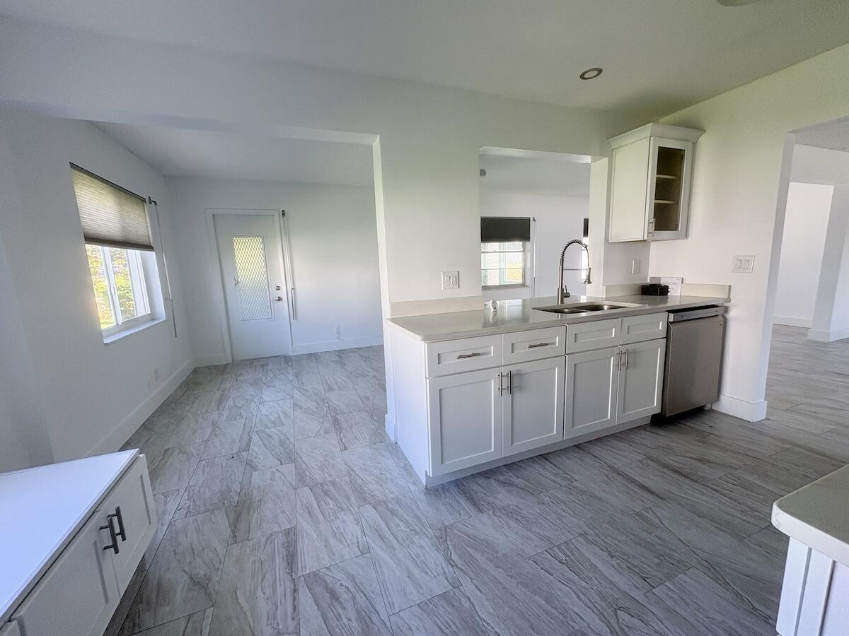 1590 Sw 14th Avenue Property Photo 12