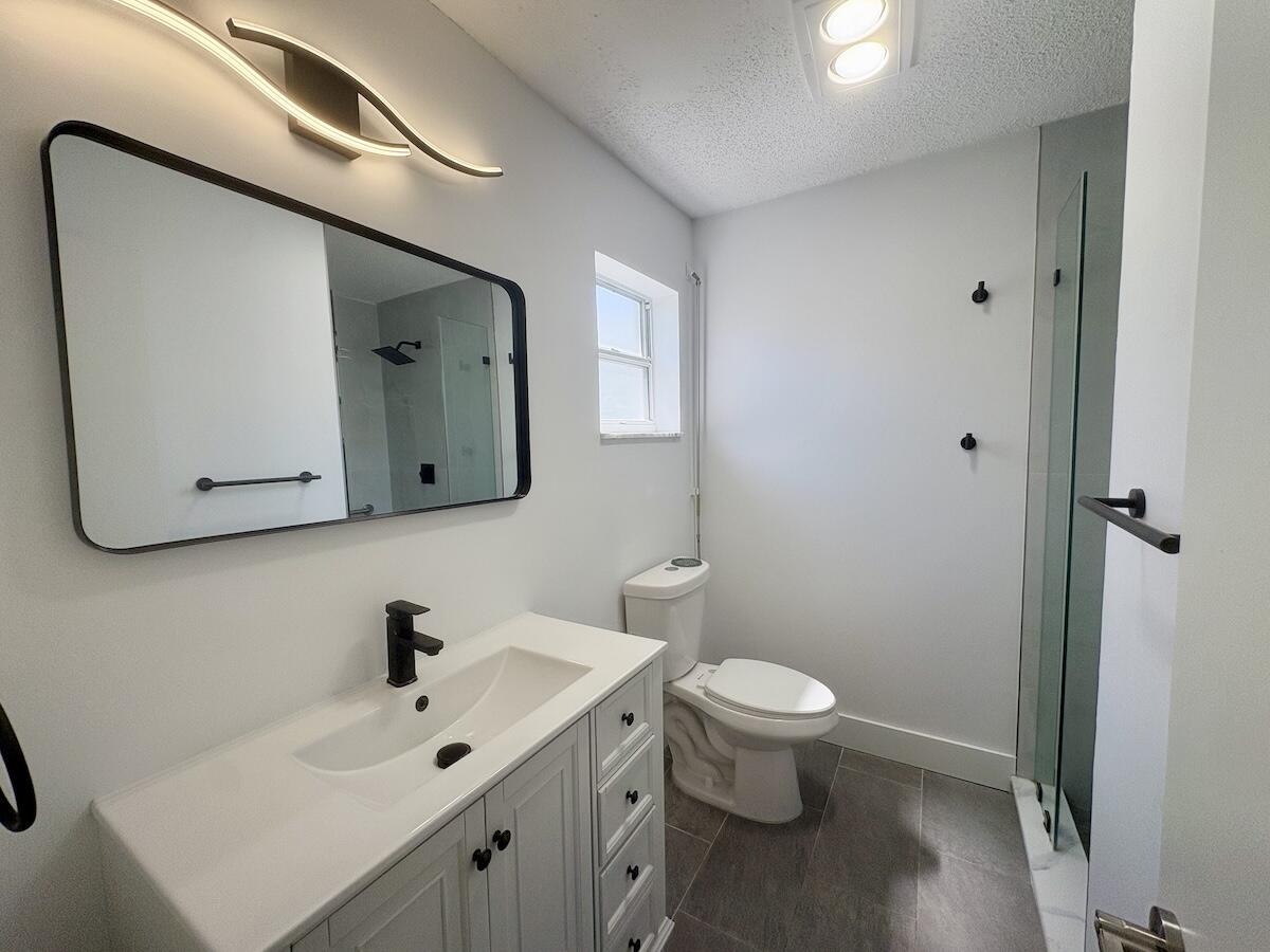 1590 Sw 14th Avenue Property Photo 13