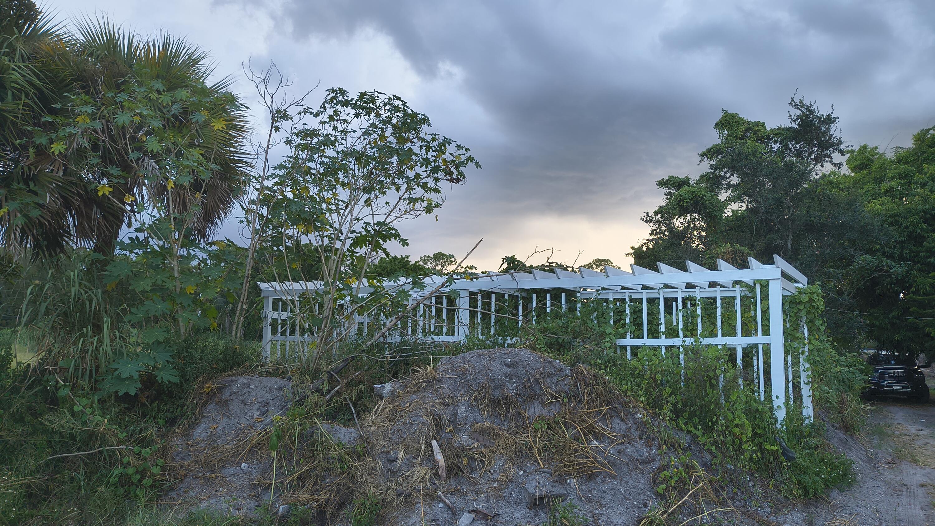 13859 Okeechobee Boulevard Property Photo 10