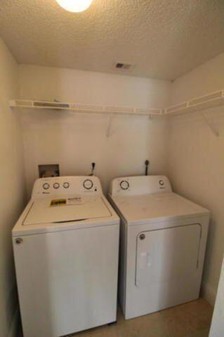1524 Lake Crystal Drive B Property Photo 20