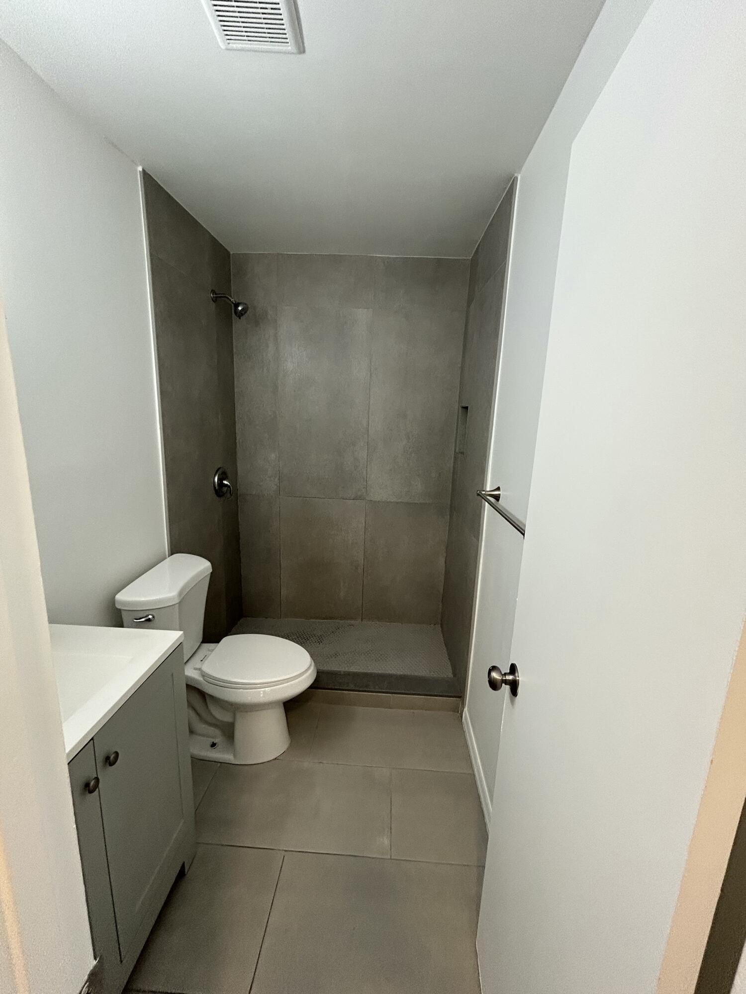 749 Se 15th Street 6 Property Photo 12