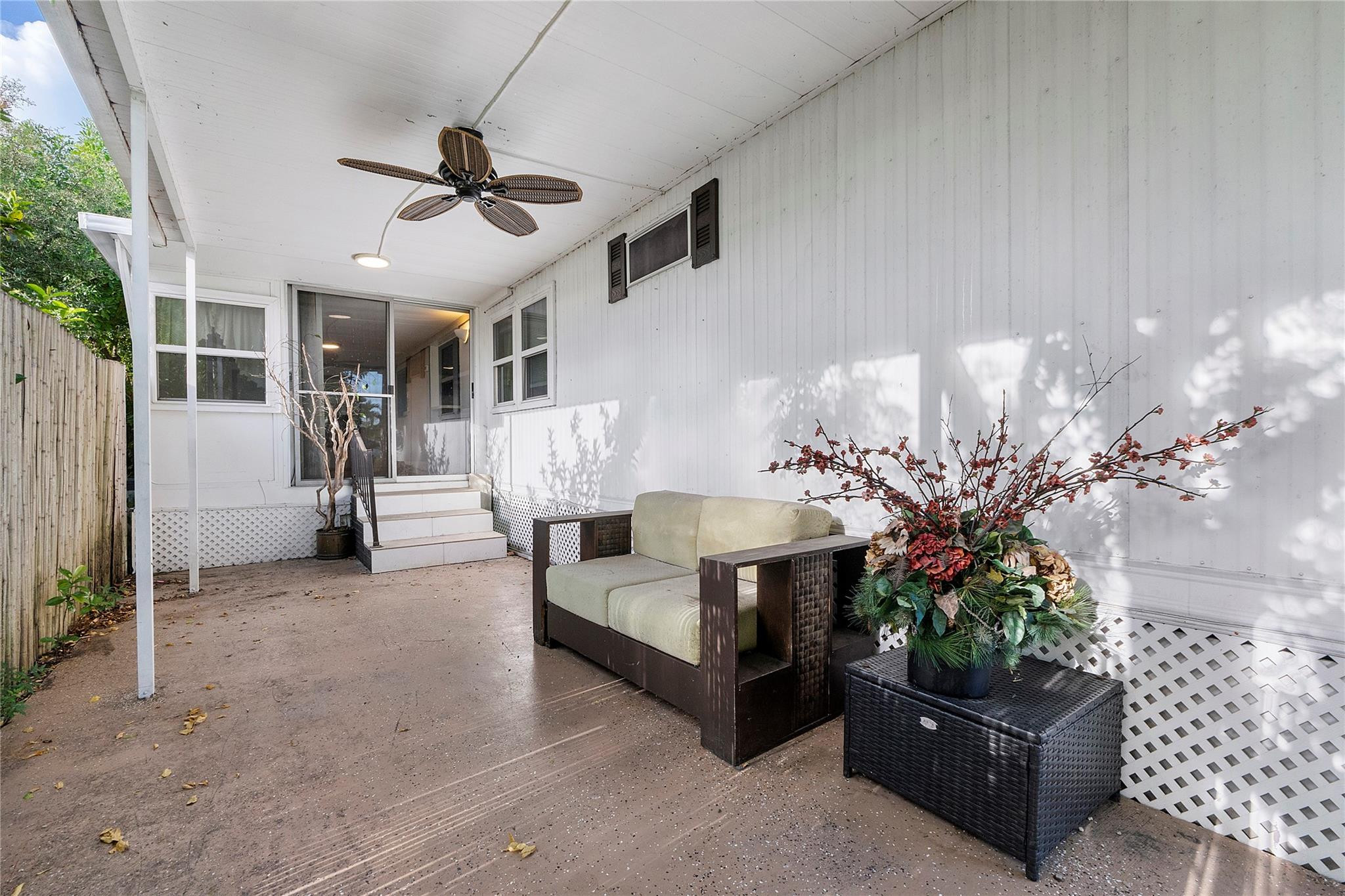 2710 E Marina Drive Property Photo 12