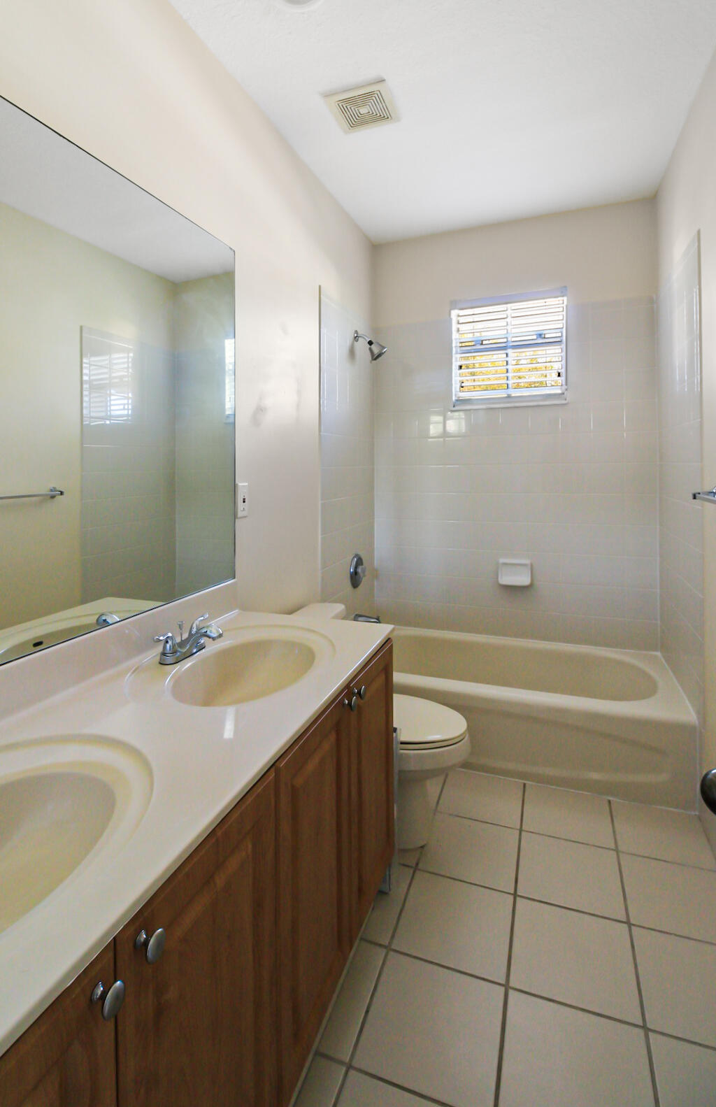 6688 Lurais Drive Property Photo 17