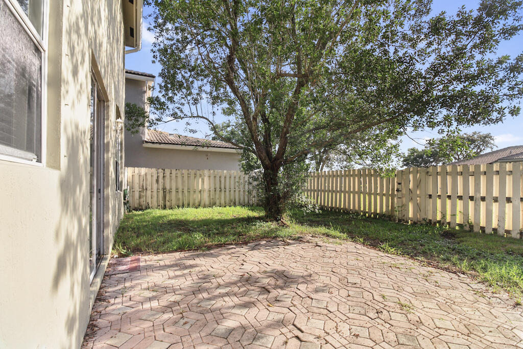 6688 Lurais Drive Property Photo 29