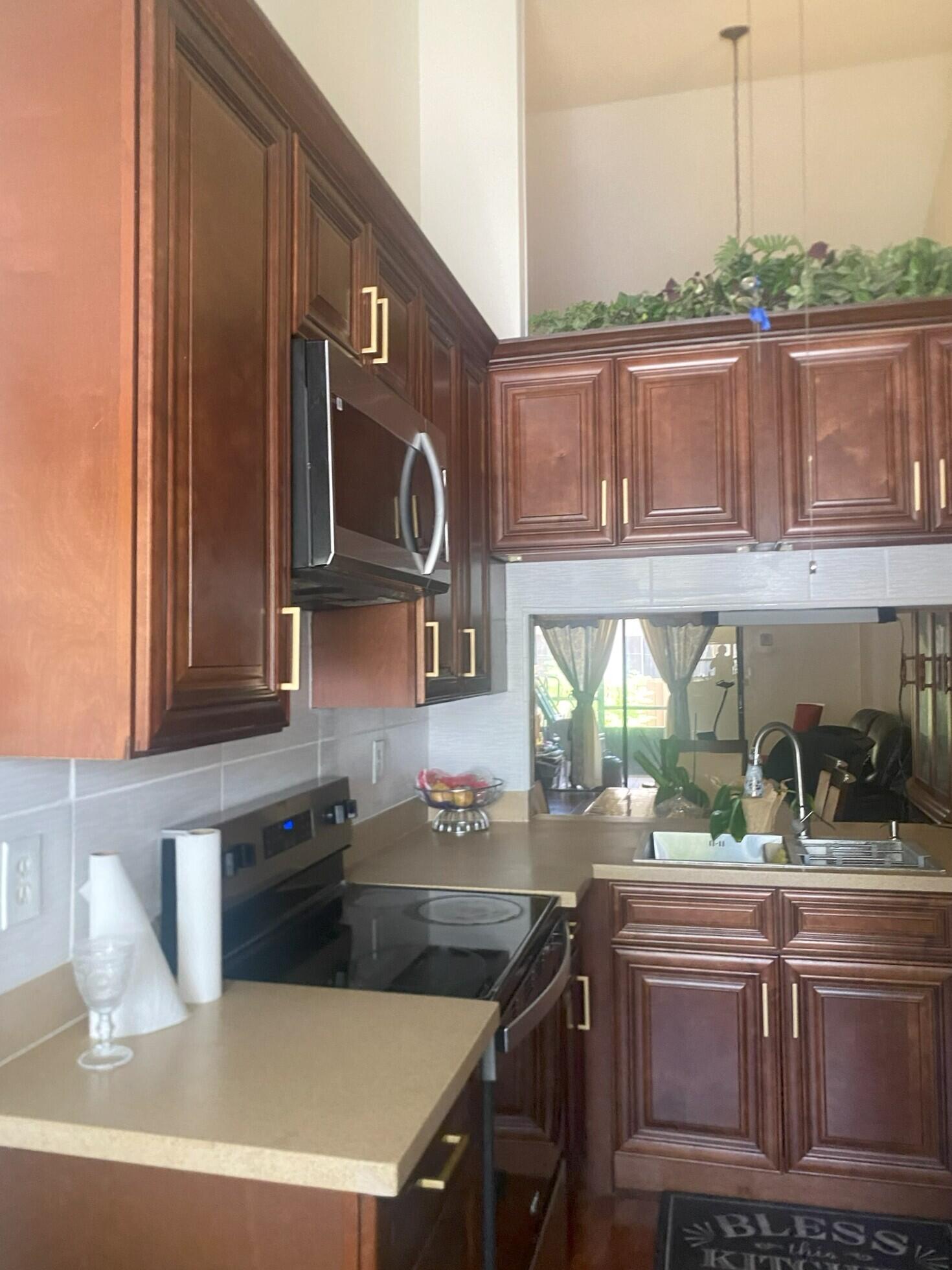 1040 Parkside Green Drive C Property Photo 5