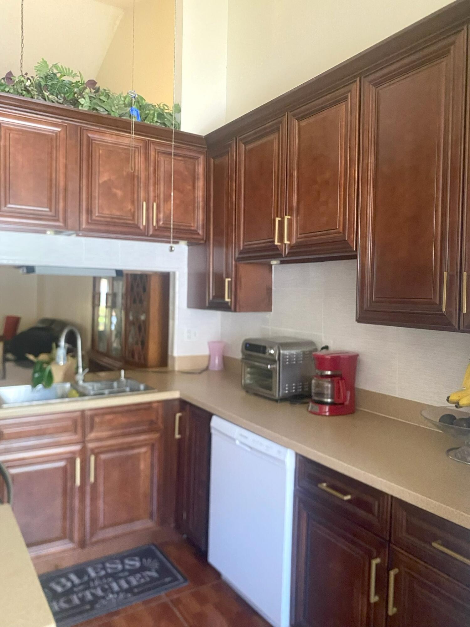 1040 Parkside Green Drive C Property Photo 6